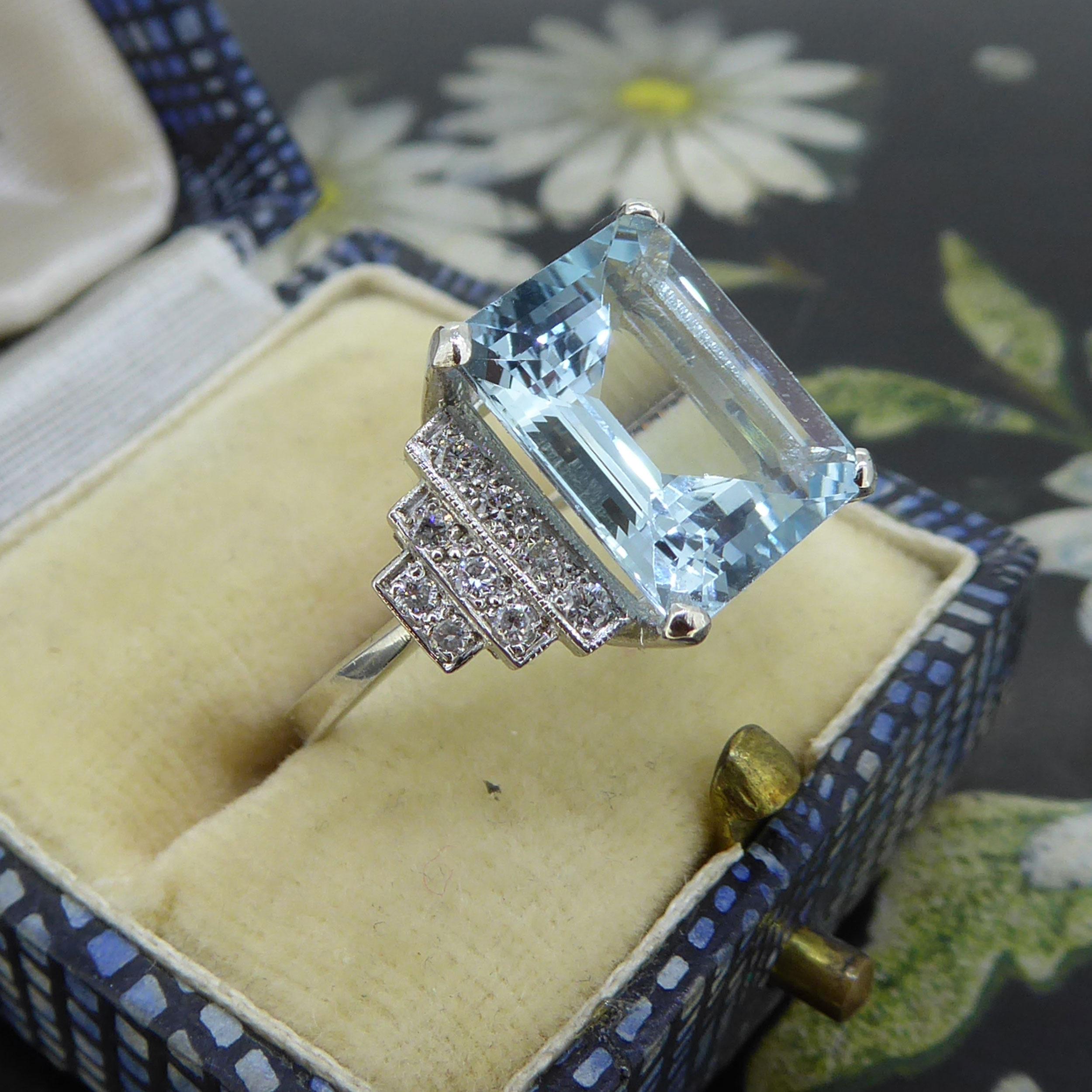 5.0 Karat Aquamarin und Diamant Kleiderring im Art-Déco-Stil, Weißgold (Carréeschliff)