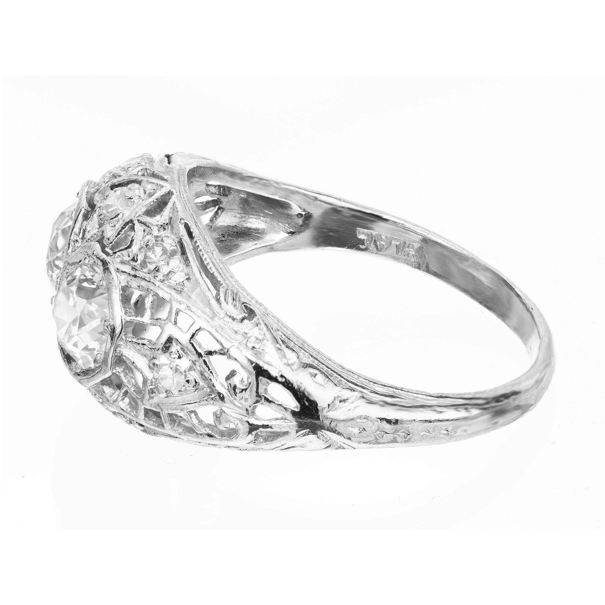 Anello di fidanzamento Art Deco con diamante a cupola filigranata in platino da .50 carati In condizioni buone in vendita a Stamford, CT