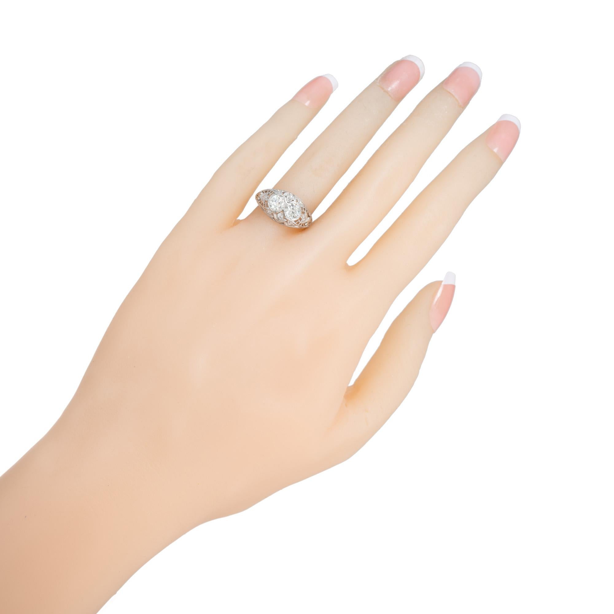 Anello di fidanzamento Art Deco con diamante a cupola filigranata in platino da .50 carati in vendita 2
