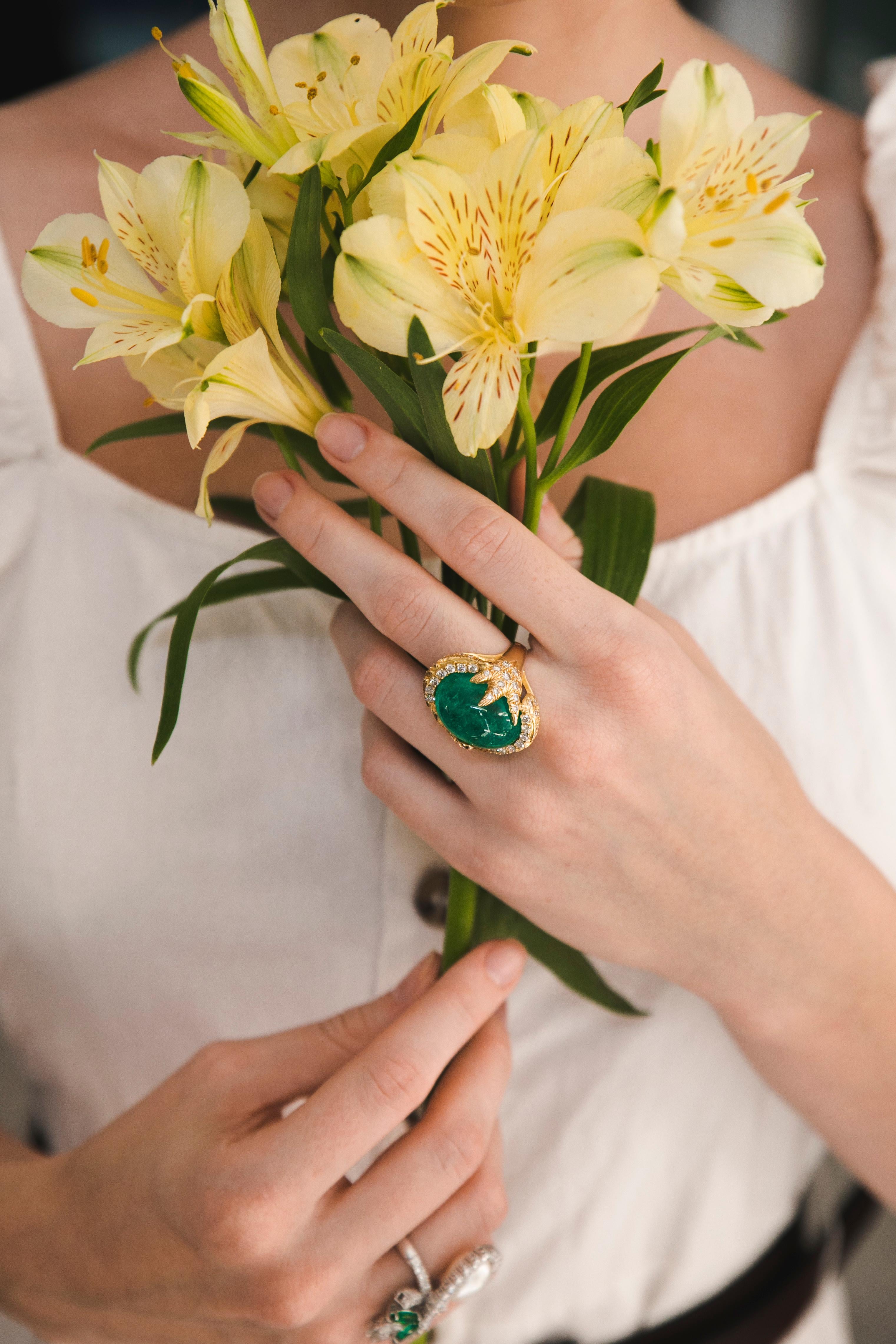 Women's 50 Carat Cabochon Emerald Diamonds 18 Karat Gold Ring Whimsical