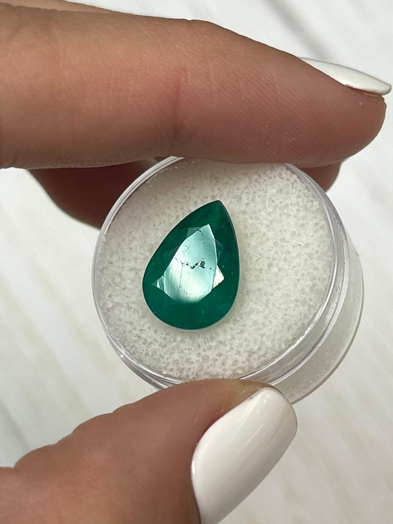 Smeraldo colombiano verde scuro da 5,0 carati - Pietra di maggio a goccia 14x10 con taglio a pera In condizioni Nuovo in vendita a Jupiter, FL