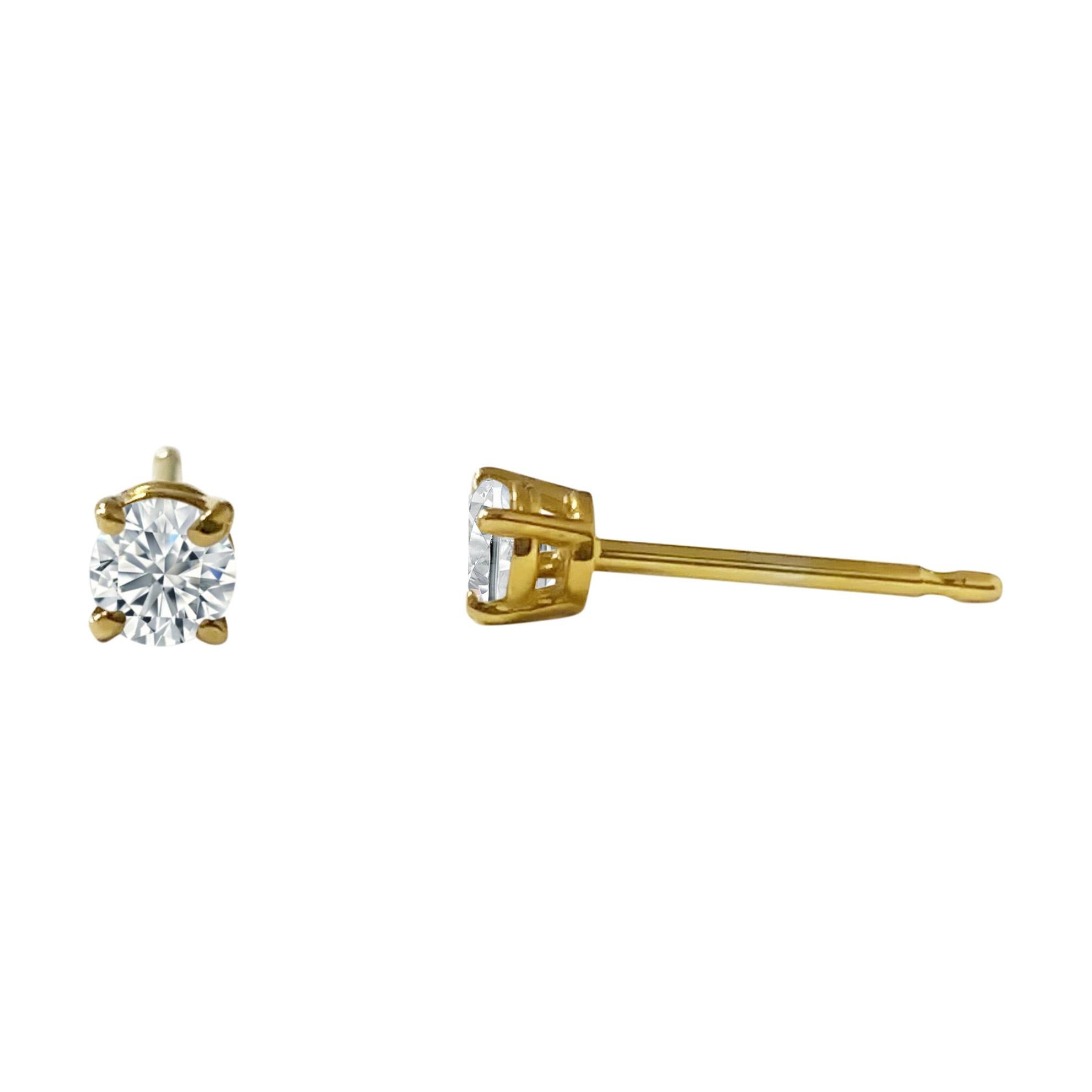 Round Cut 50 Carat Diamond Stud Earrings in 14k Yellow Gold For Sale