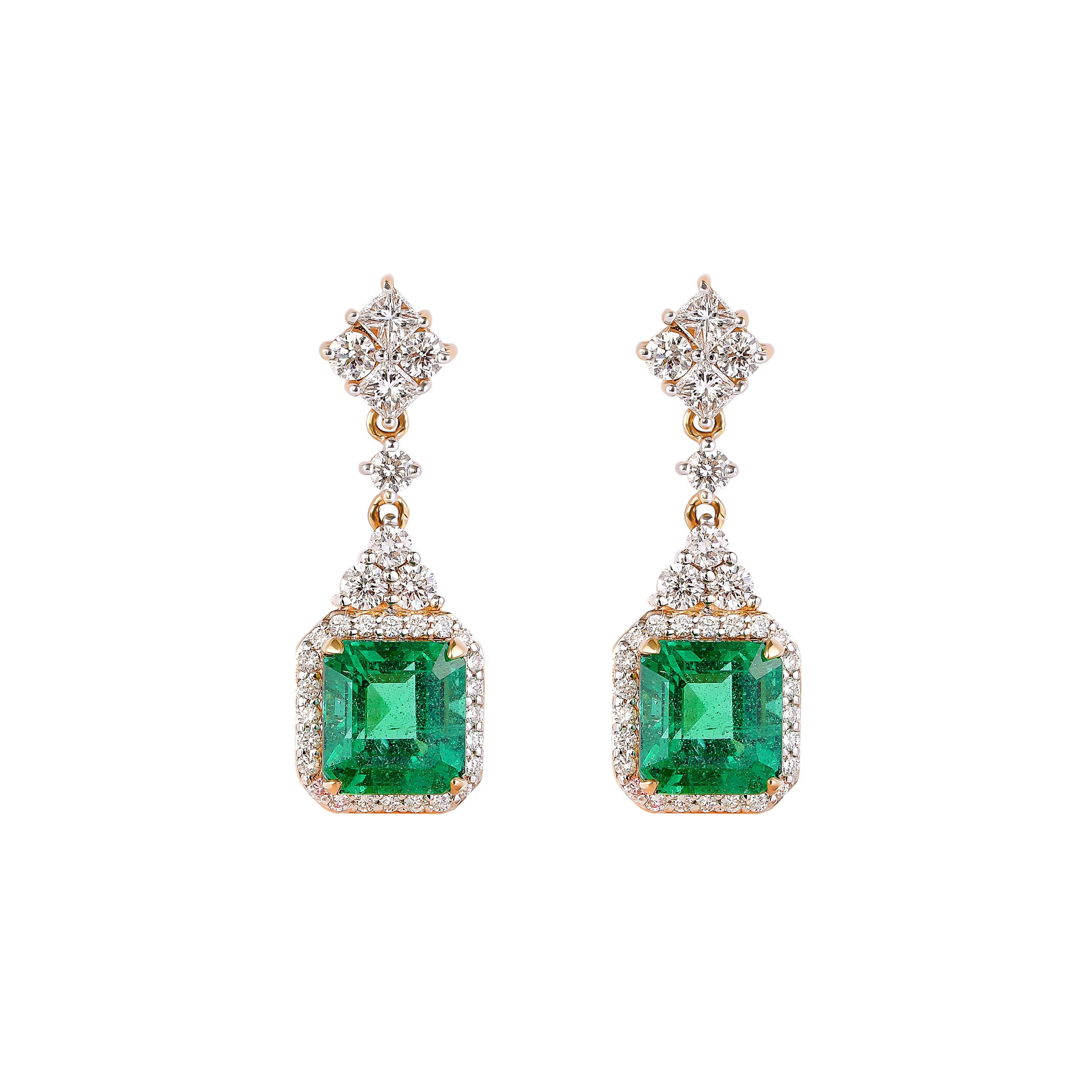 GRS Certified 5.0 Carat Emerald and Diamond Earrings in 18 Karat Yellow Gold In New Condition For Sale In Hong Kong, HK