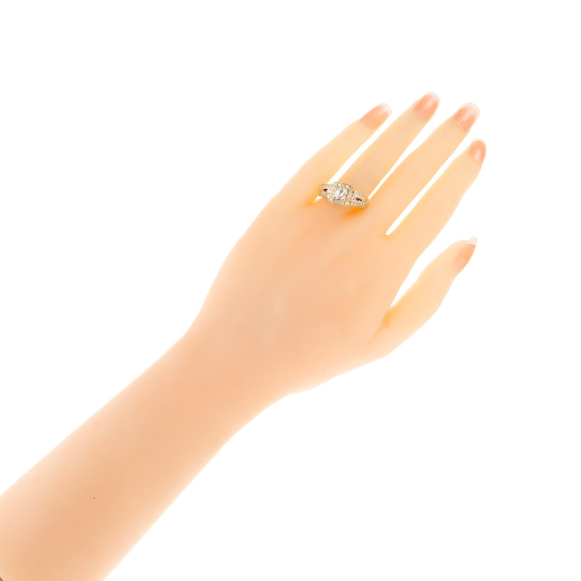 Gelbgold-Verlobungsring mit 0,50 Karat Diamant-Halo im Stufenschliff im Angebot 3