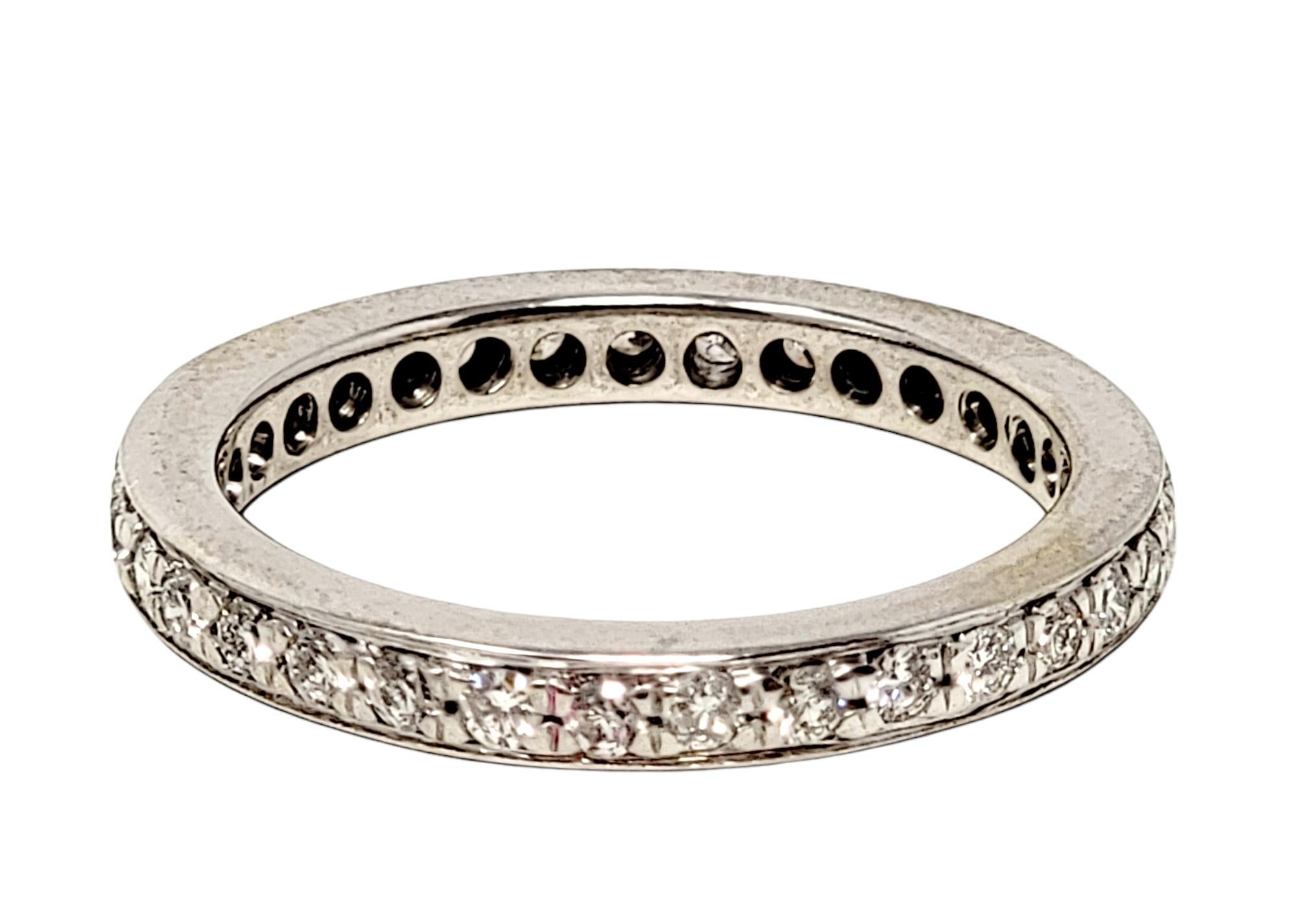 Anneau d'éternité en or blanc 14 carats avec diamants ronds et brillants de 0,50 carat au total Pour femmes en vente