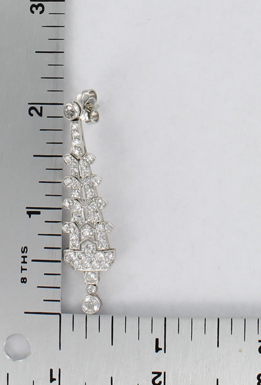  5.0 Carat Total Weight Diamond Dangle Earrings Set in Platinum In Excellent Condition For Sale In Atlanta, GA