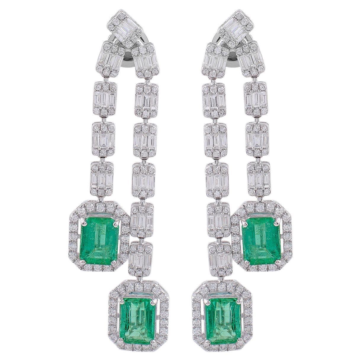 5.0 Carats Emerald 3.40 Carat Baguette Diamond 14 Karat Gold Earrings