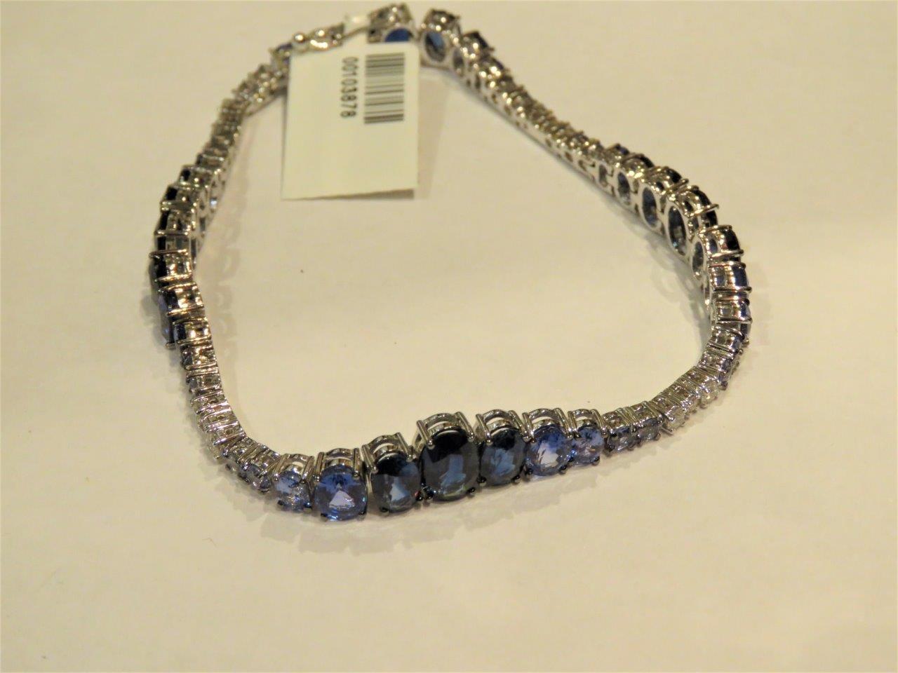 Taille ovale Bracelet tennis rare et important de 15 000 diamants et saphirs bleus pailletés, plus de 16 carats en vente