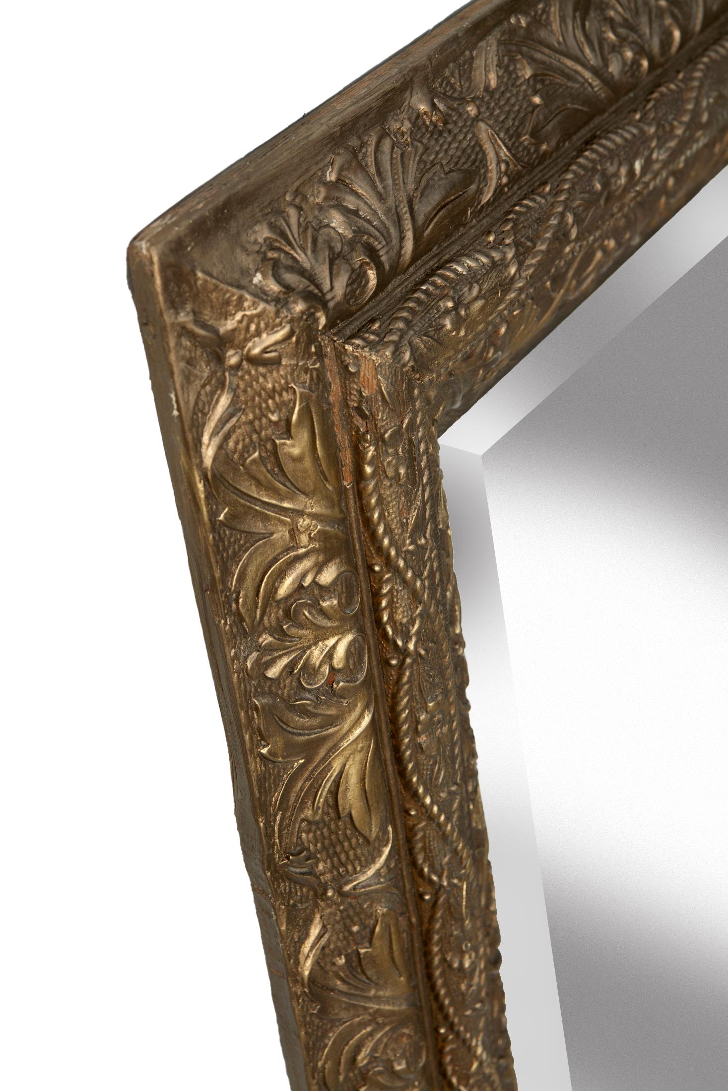 Legno massiccio Grande specchio vittoriano smussato in oro invecchiato in vendita