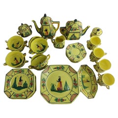 Ensemble de 50 pièces Quimper Soupières, tasses à salade, soucoupes, café et théière plus