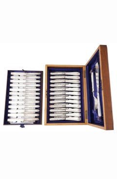 50 pezzi di posate antiche in argento, servizio per 12 persone con pranzo e pesce