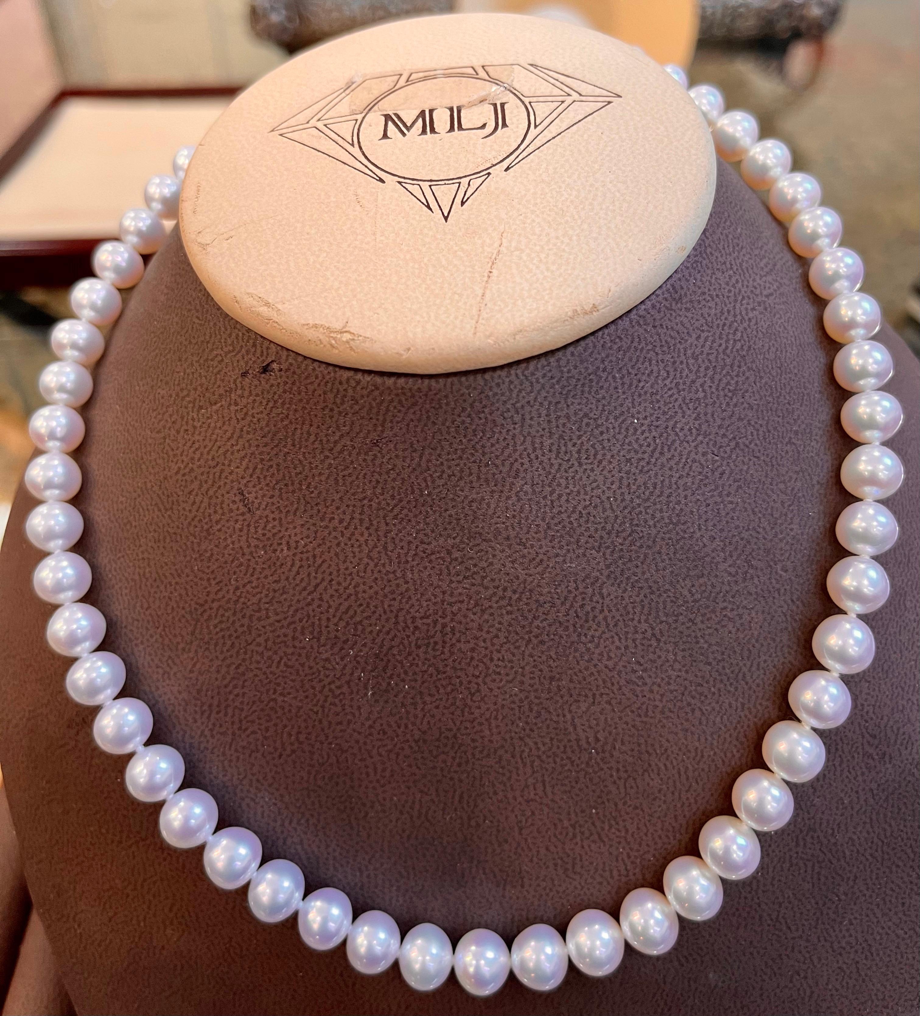 50 Round Akoya Pearls Strand Necklace Set in 14 Karat Gold Clasp In Excellent Condition For Sale In New York, NY
