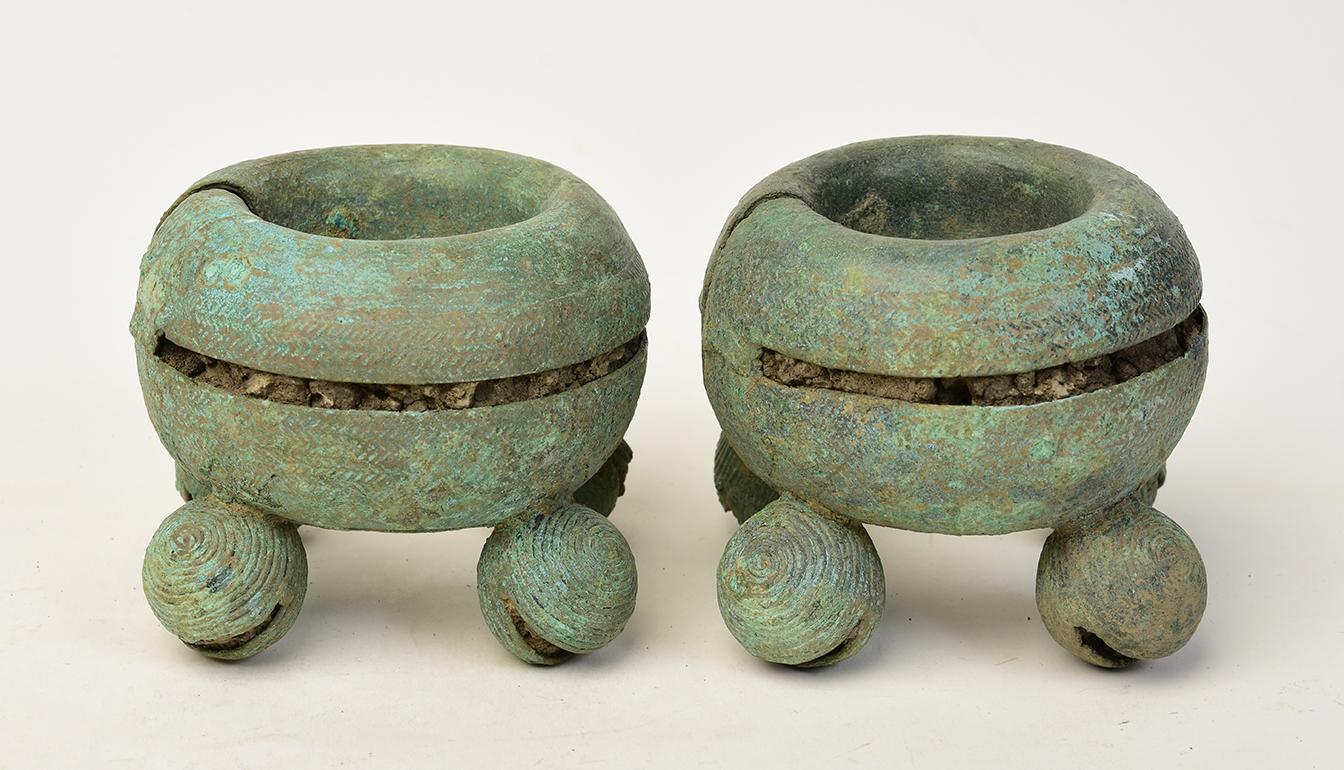500 B.C, Dong Son, a Pair of Antique Khmer Bronze Bangle Bracelet with Bells For Sale 3