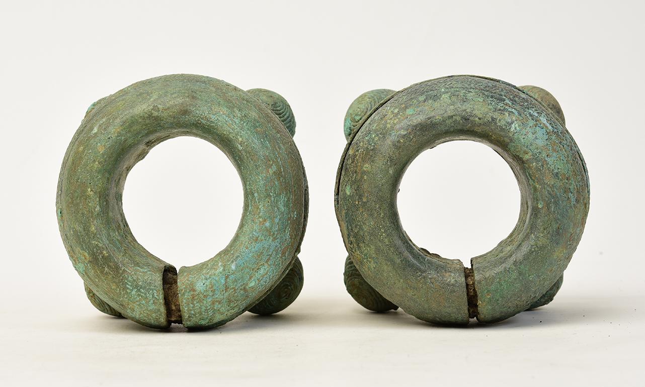 500 B.C, Dong Son, a Pair of Antique Khmer Bronze Bangle Bracelet with Bells For Sale 5