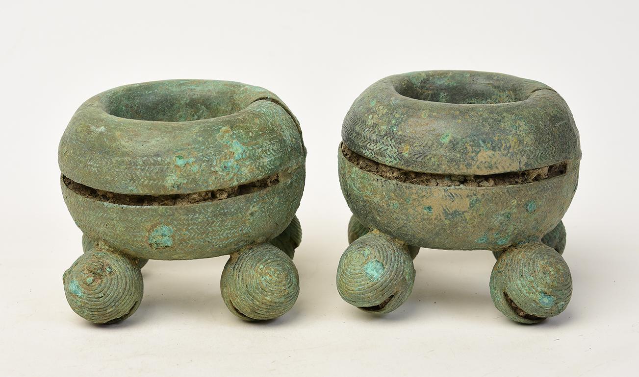 500 B.C, Dong Son, a Pair of Antique Khmer Bronze Bangle Bracelet with Bells For Sale 1