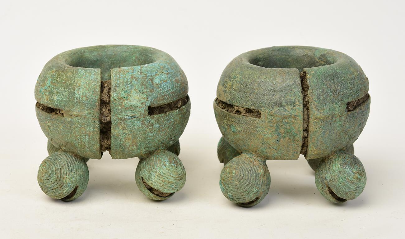 500 B.C, Dong Son, a Pair of Antique Khmer Bronze Bangle Bracelet with Bells For Sale 2