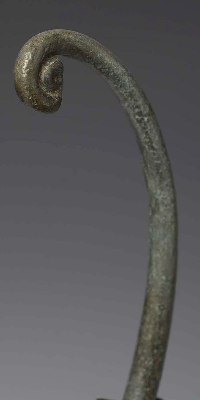 500 B.C., Dong Son, a Pair of Antique Khmer Bronze Ladles In Good Condition In Sampantawong, TH