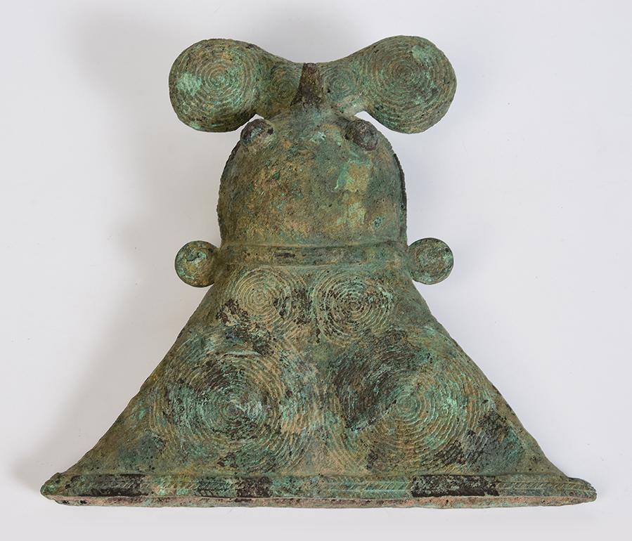 500 B.C, Dong Son, Antique Khmer Bronze Bell with Stand 4