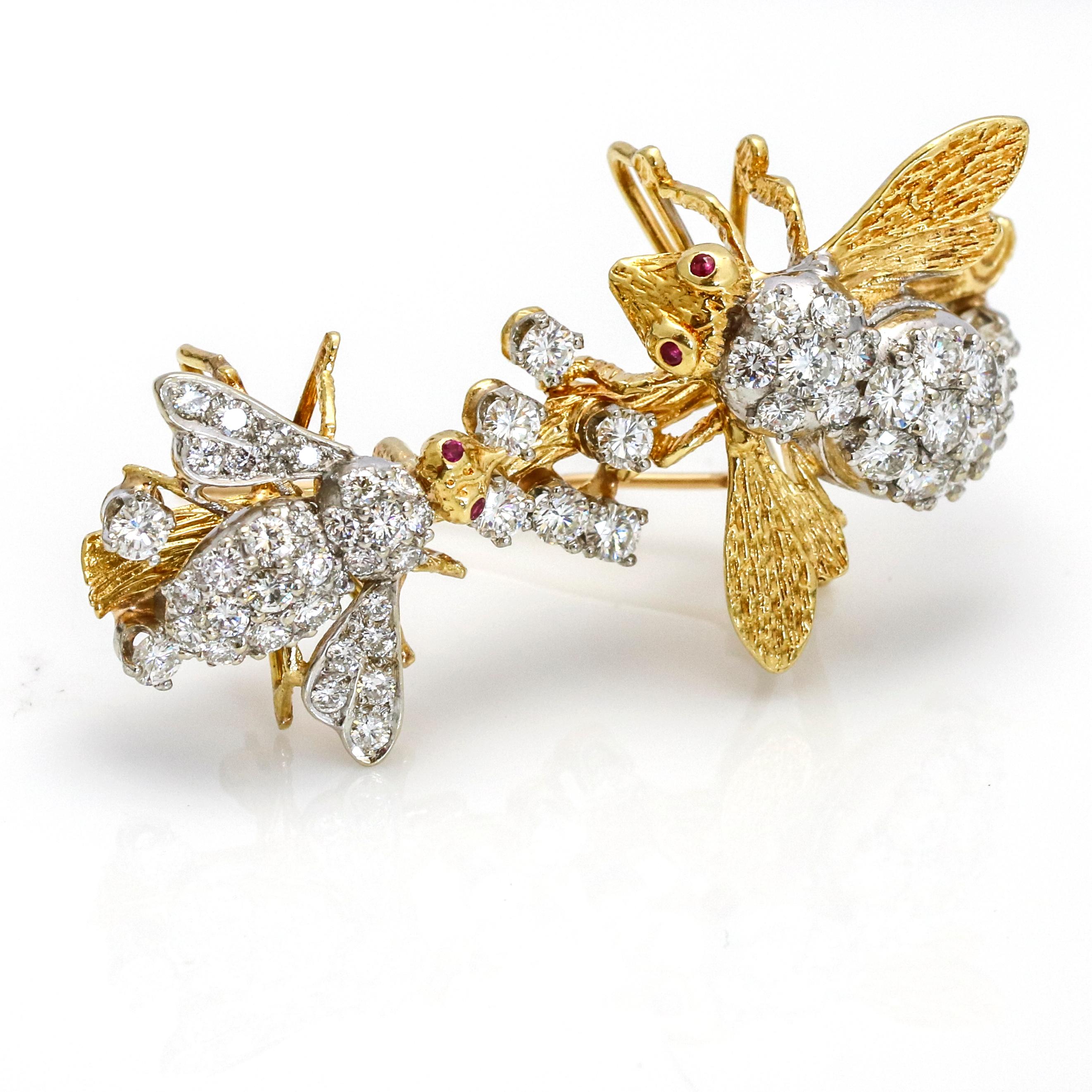 5.00 Carat 18 Karat Yellow Gold Platinum Diamond Bee Brooch In Good Condition For Sale In Fort Lauderdale, FL