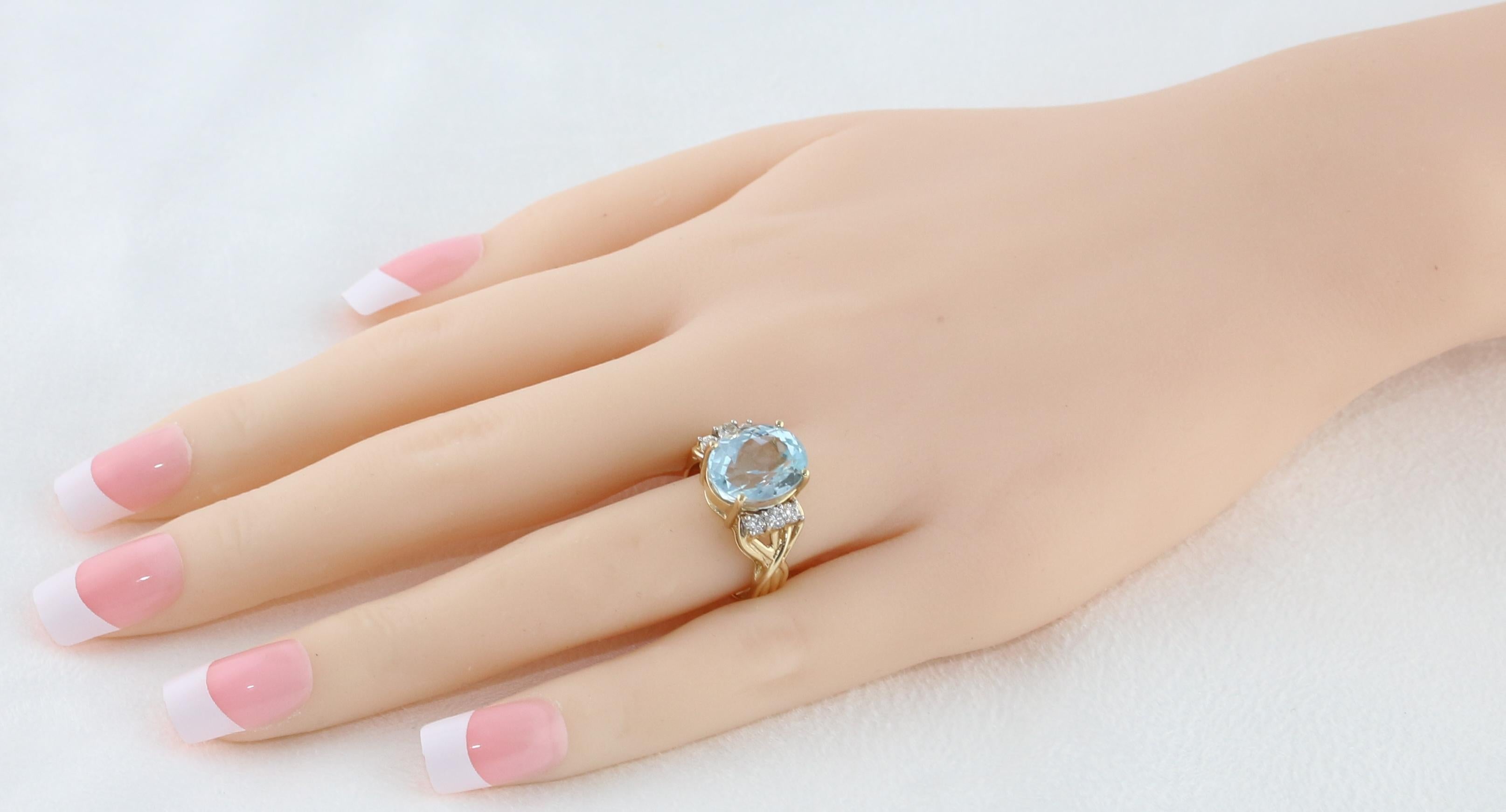 Contemporary 5.00 Carat Blue Topaz Diamond Gold Ring For Sale