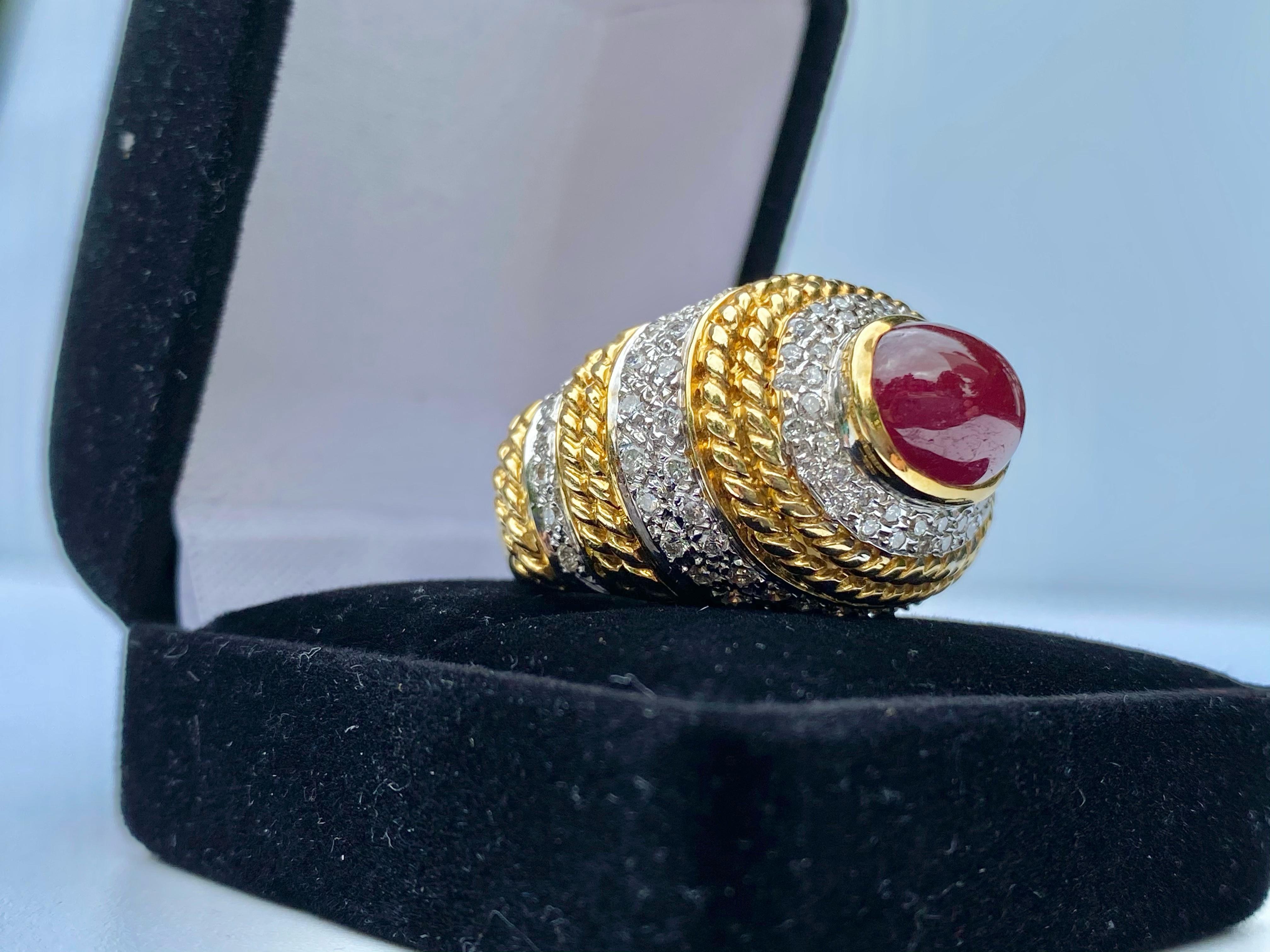 5.00 Carat Cabochon-Cut Ruby, Diamond and 18K Yellow Gold Cocktail Ring For Sale 5