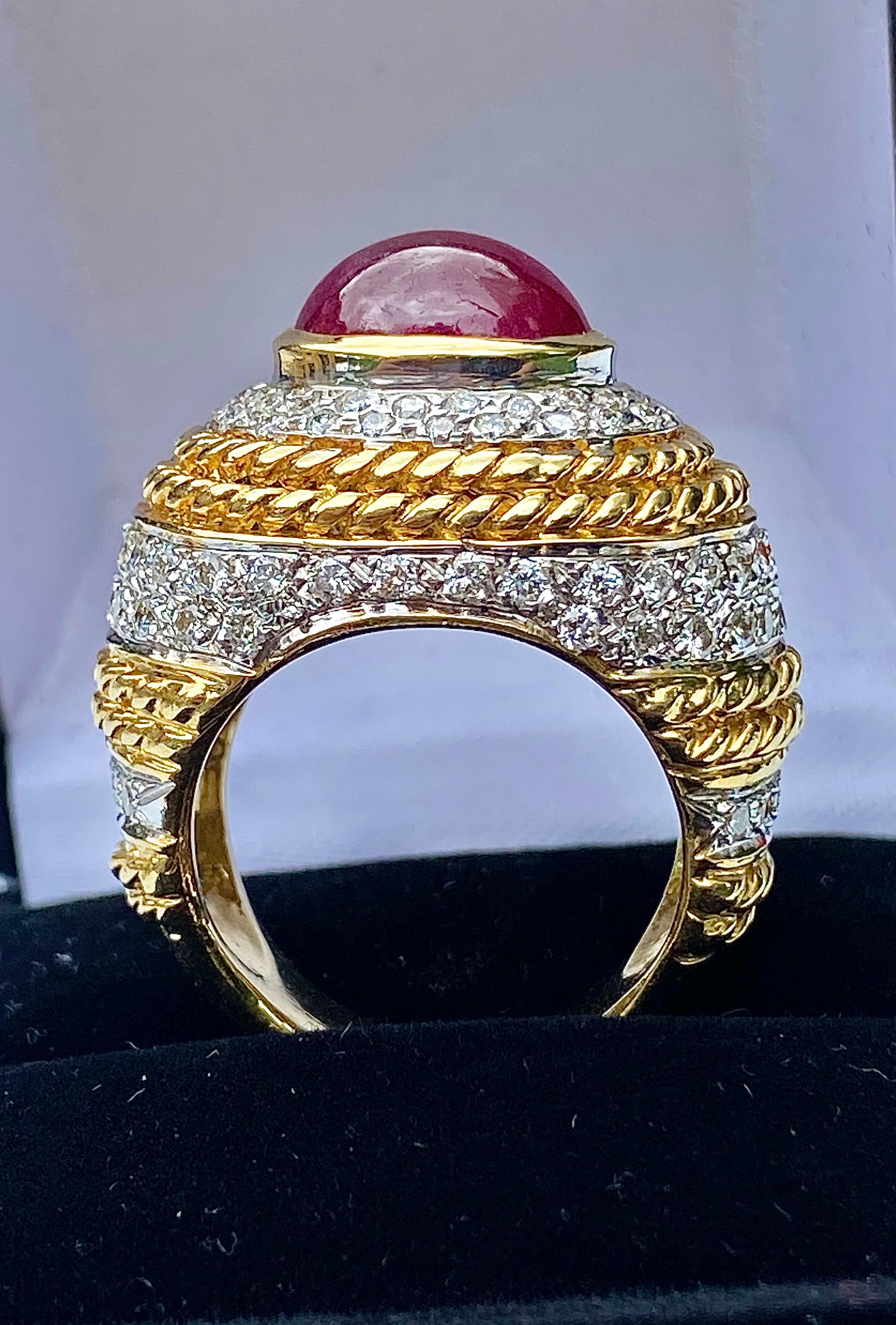 5.00 Carat Cabochon-Cut Ruby, Diamond and 18K Yellow Gold Cocktail Ring For Sale 3