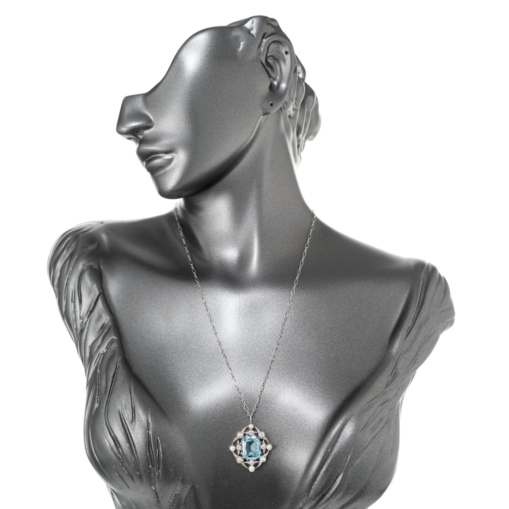 5,00 Carat Cushion Aquamarine Diamond Pearl Platinum Antique Pendant Necklace in vendita 1