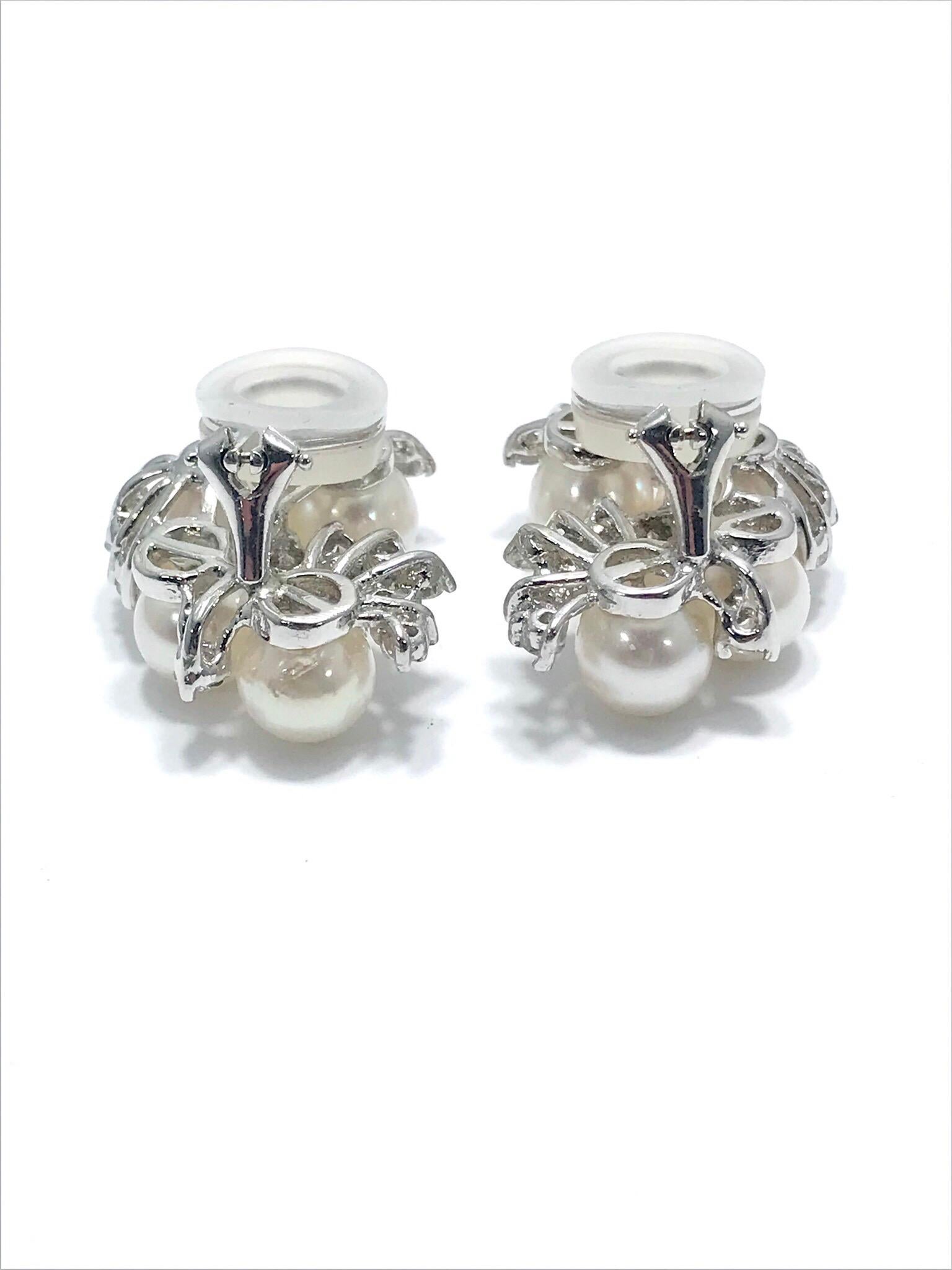 5.00 Carat Diamond and Cultured Pearl Platinum Clip Earrings für Damen oder Herren