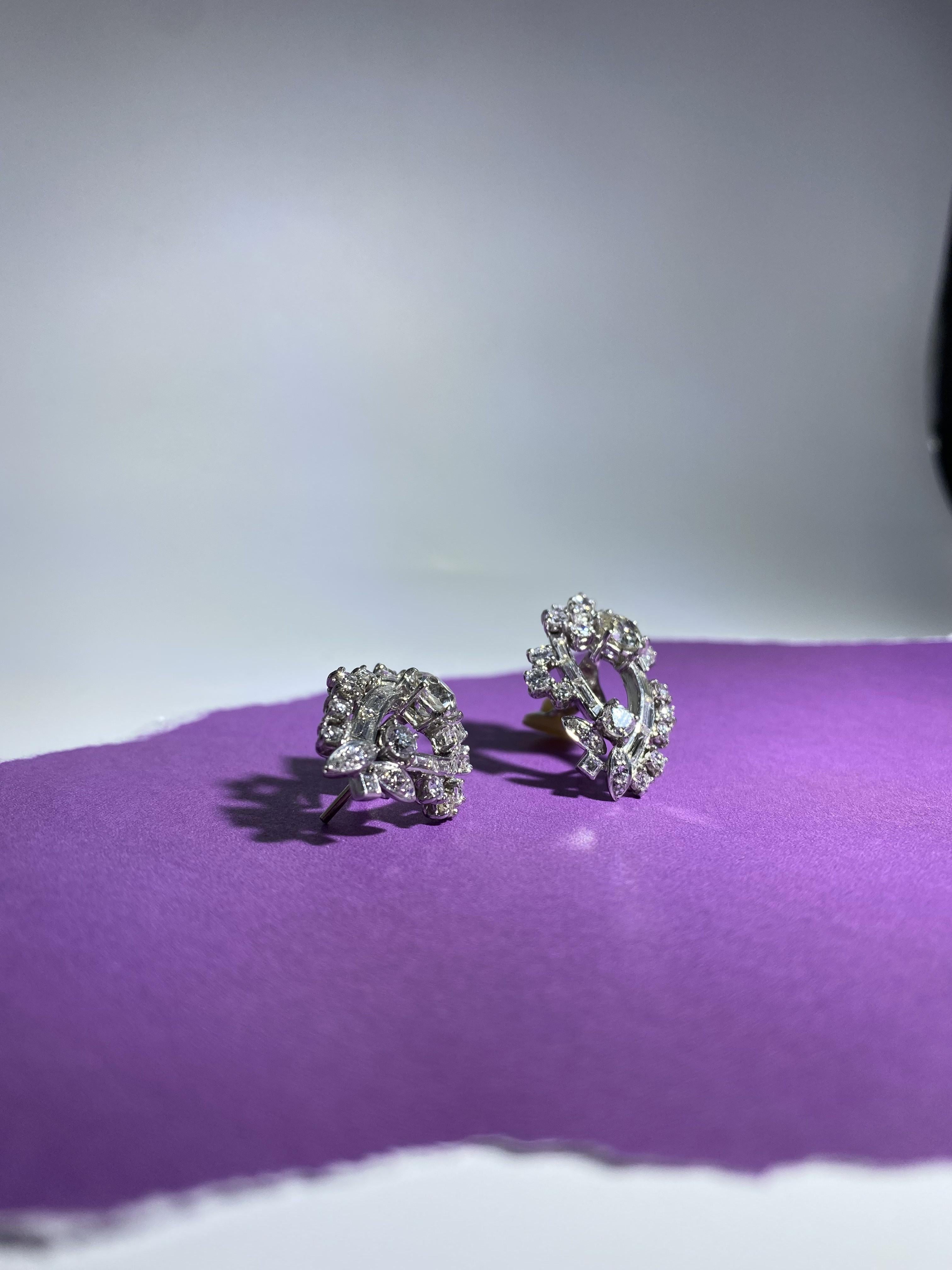 Boucle d'oreille double spirale en diamant de 5,00 carats Centres de 2,50 carats en vente 1