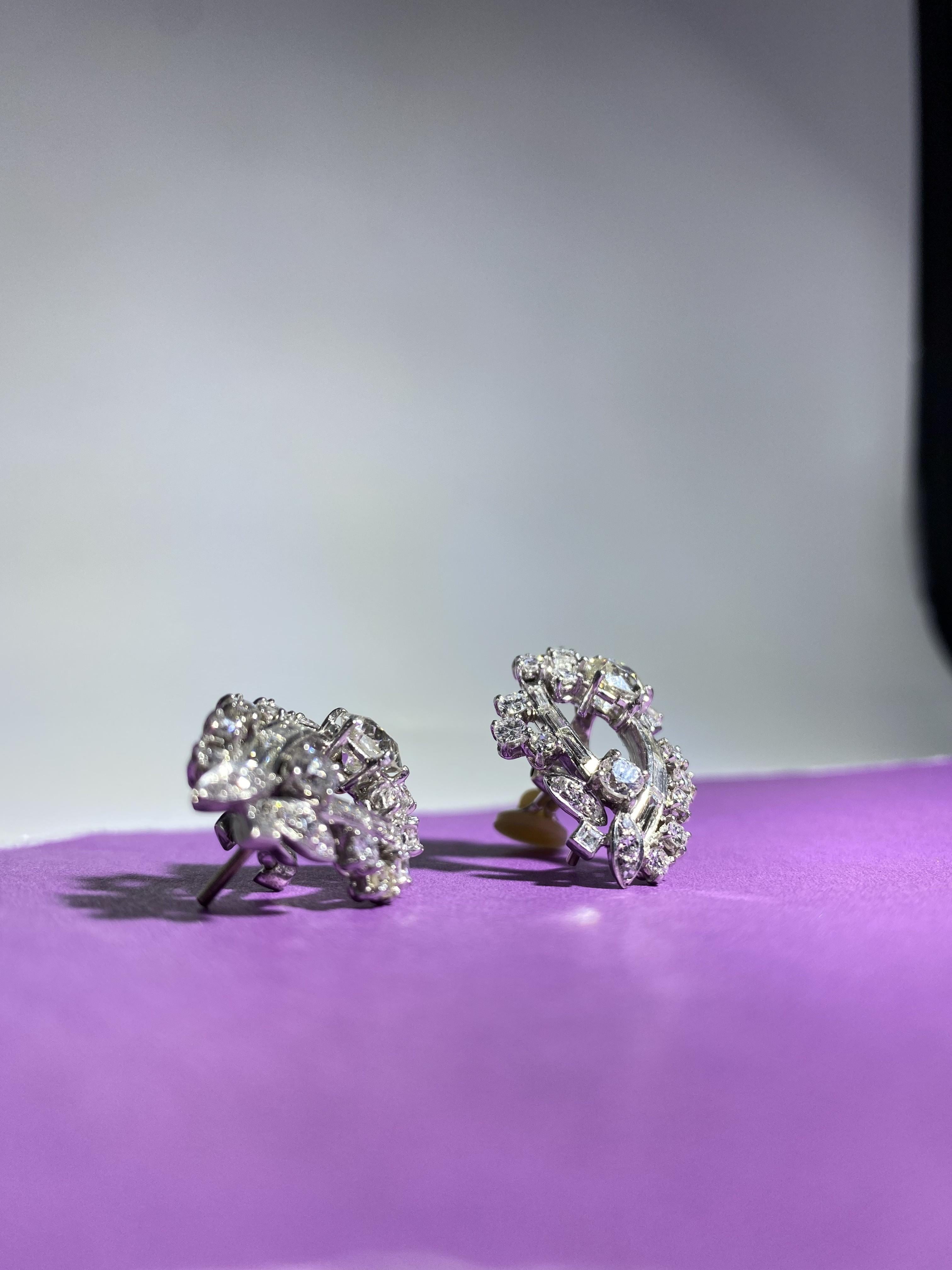Boucle d'oreille double spirale en diamant de 5,00 carats Centres de 2,50 carats en vente 3