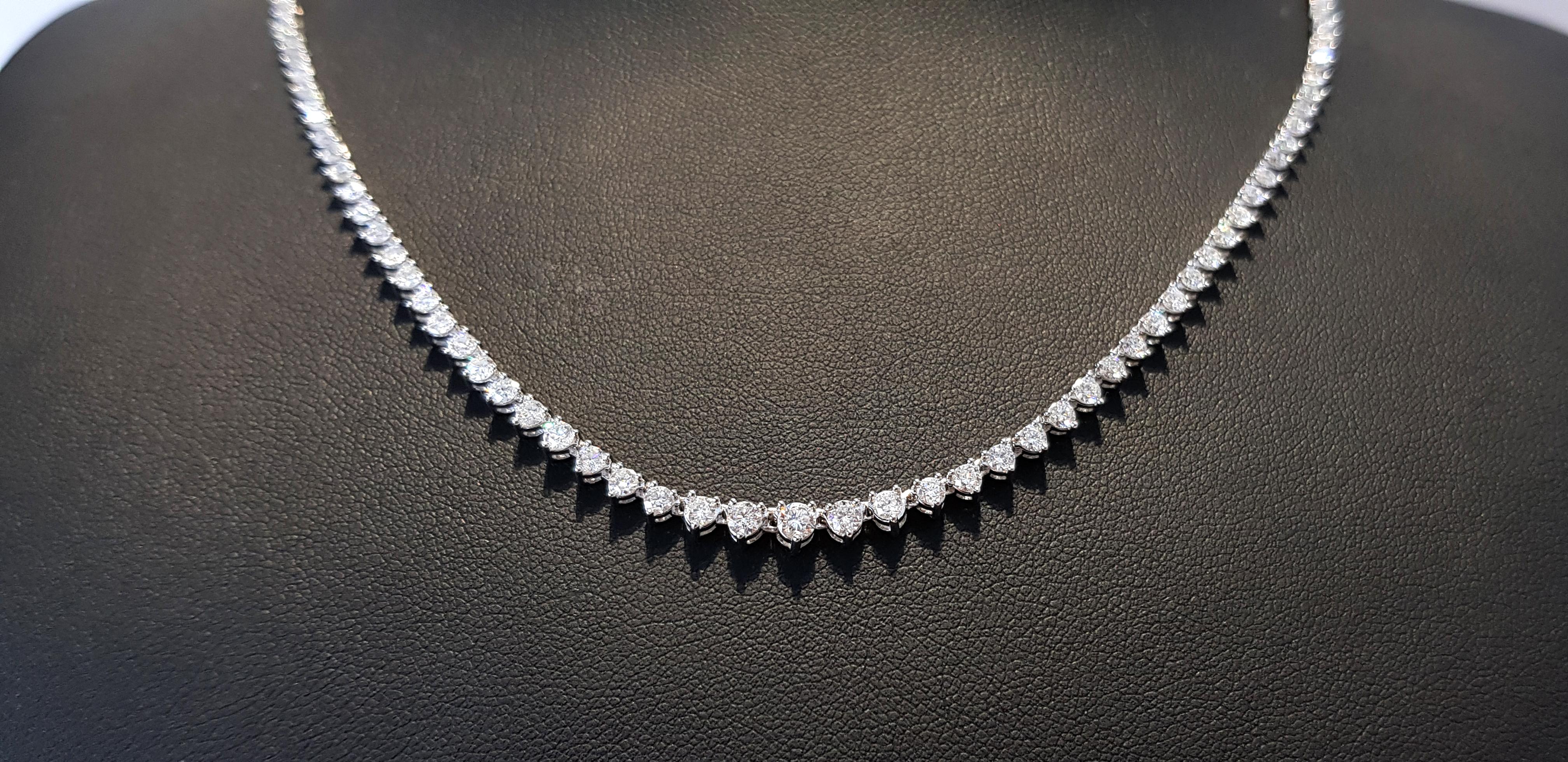 Collier Riviera à trois griffes en or blanc 18 carats et diamants de 5,00 carats en vente 5