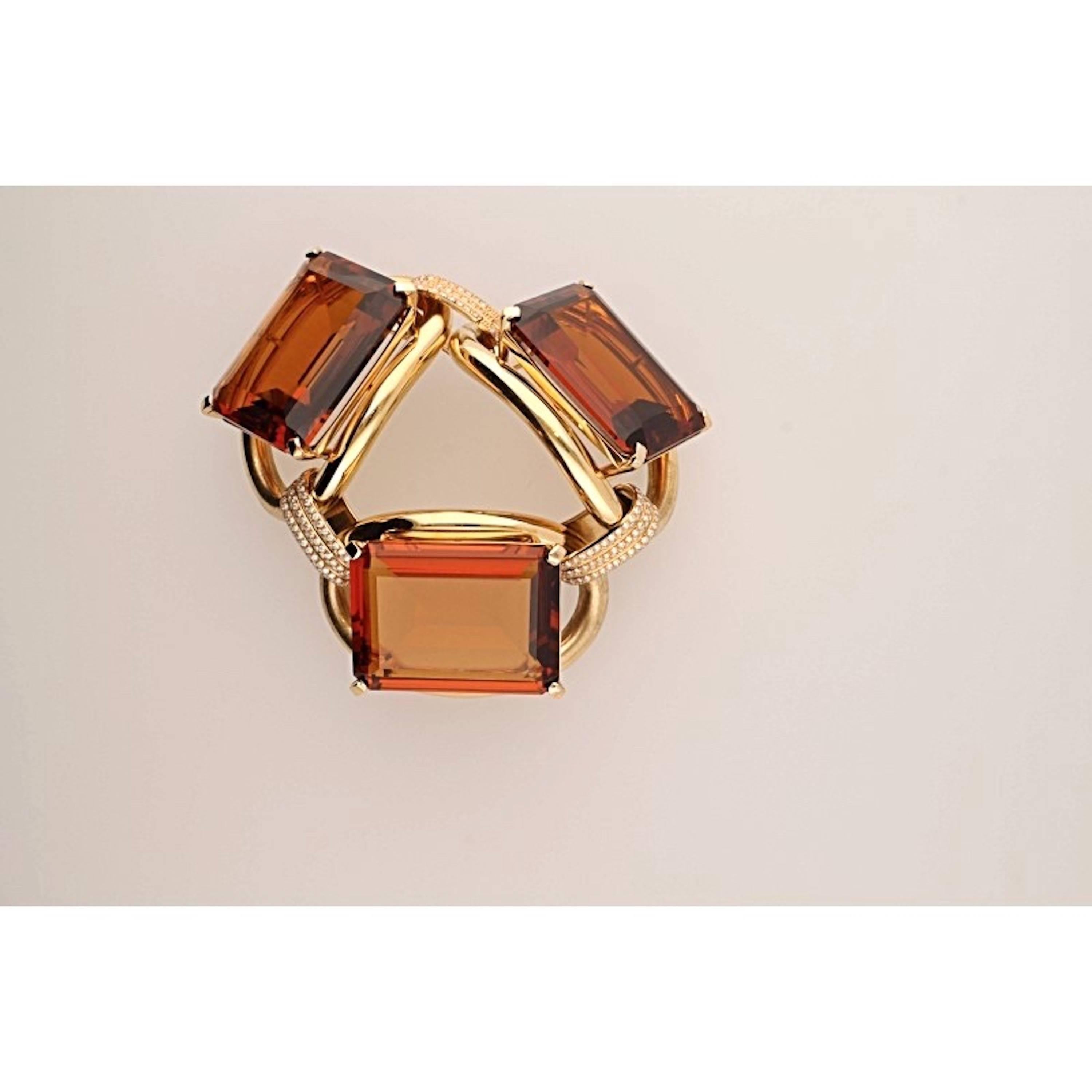 Modern 5.00 Carat Diamond Yellow Gold Quartz Bracelet