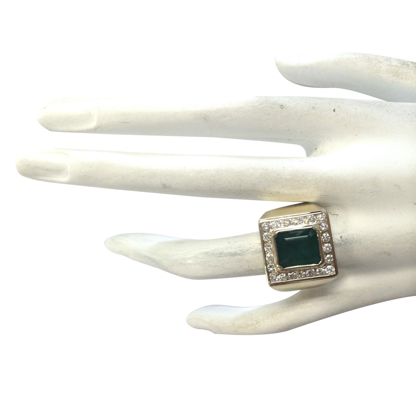 Men's Emerald Diamond Ring In 14 Karat Yellow Gold  In New Condition For Sale In Los Angeles, CA