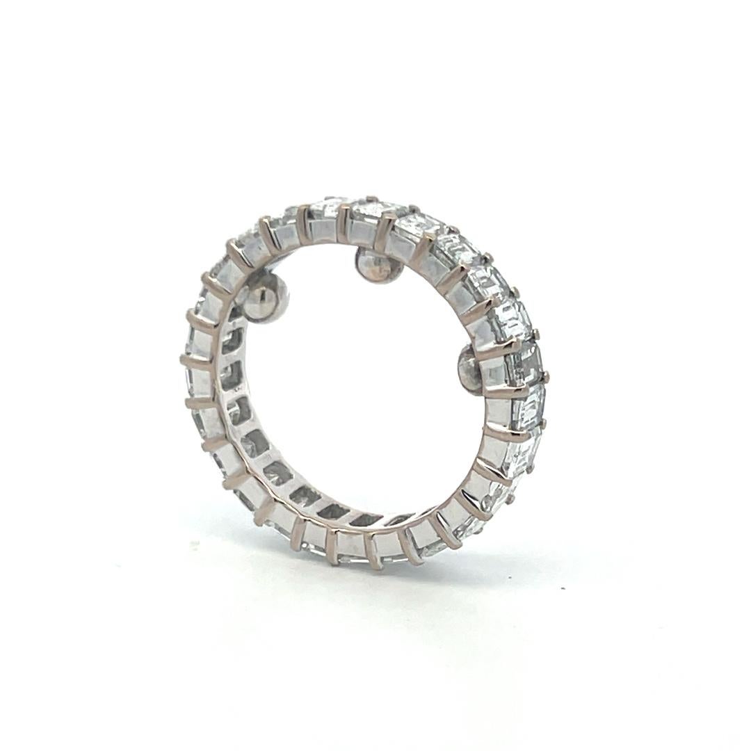 5,00 Karat Smaragdschliff H VS Diamant 18 Karat Weißgold Eternity Band Ring im Angebot 2
