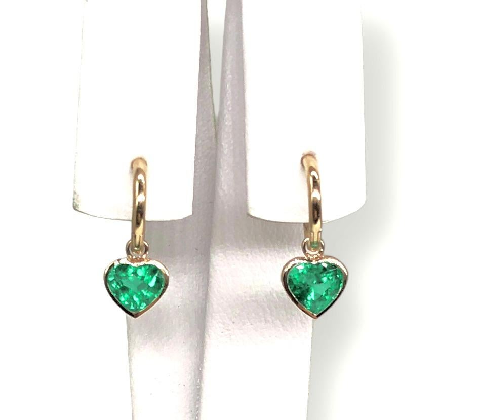 Smeraldo colombiano a forma di cuore da 5,00 carati in oro giallo da 18 carati in vendita 7