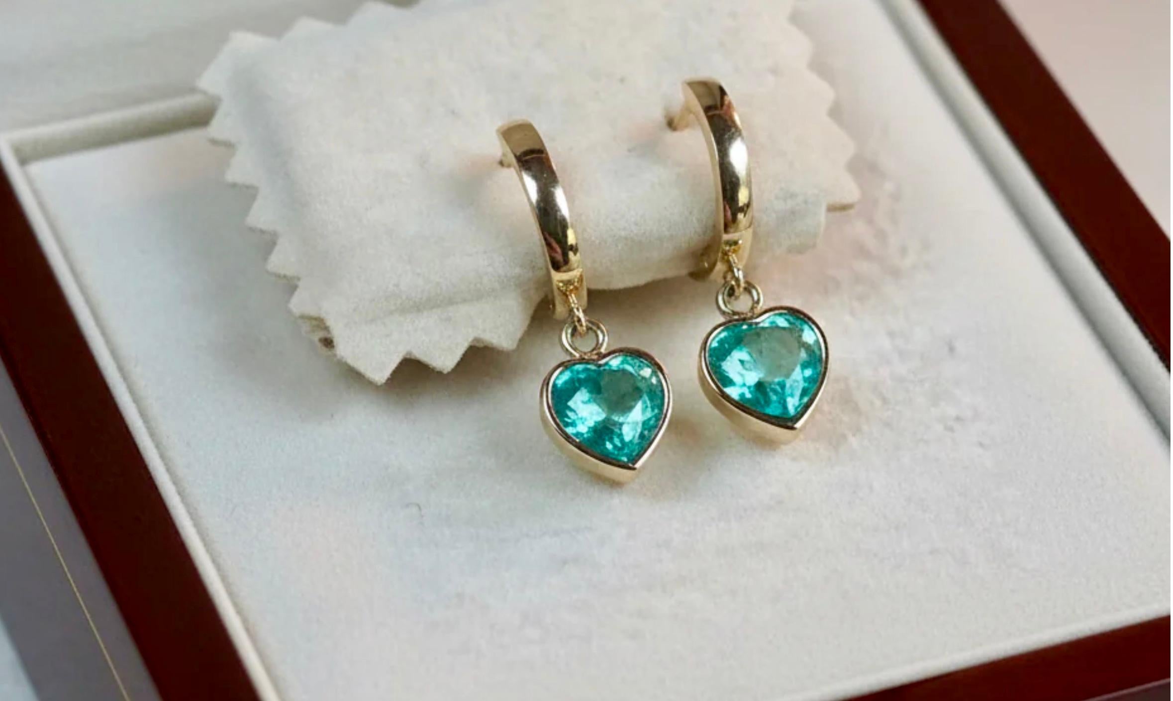 Smeraldo colombiano a forma di cuore da 5,00 carati in oro giallo da 18 carati in vendita 8