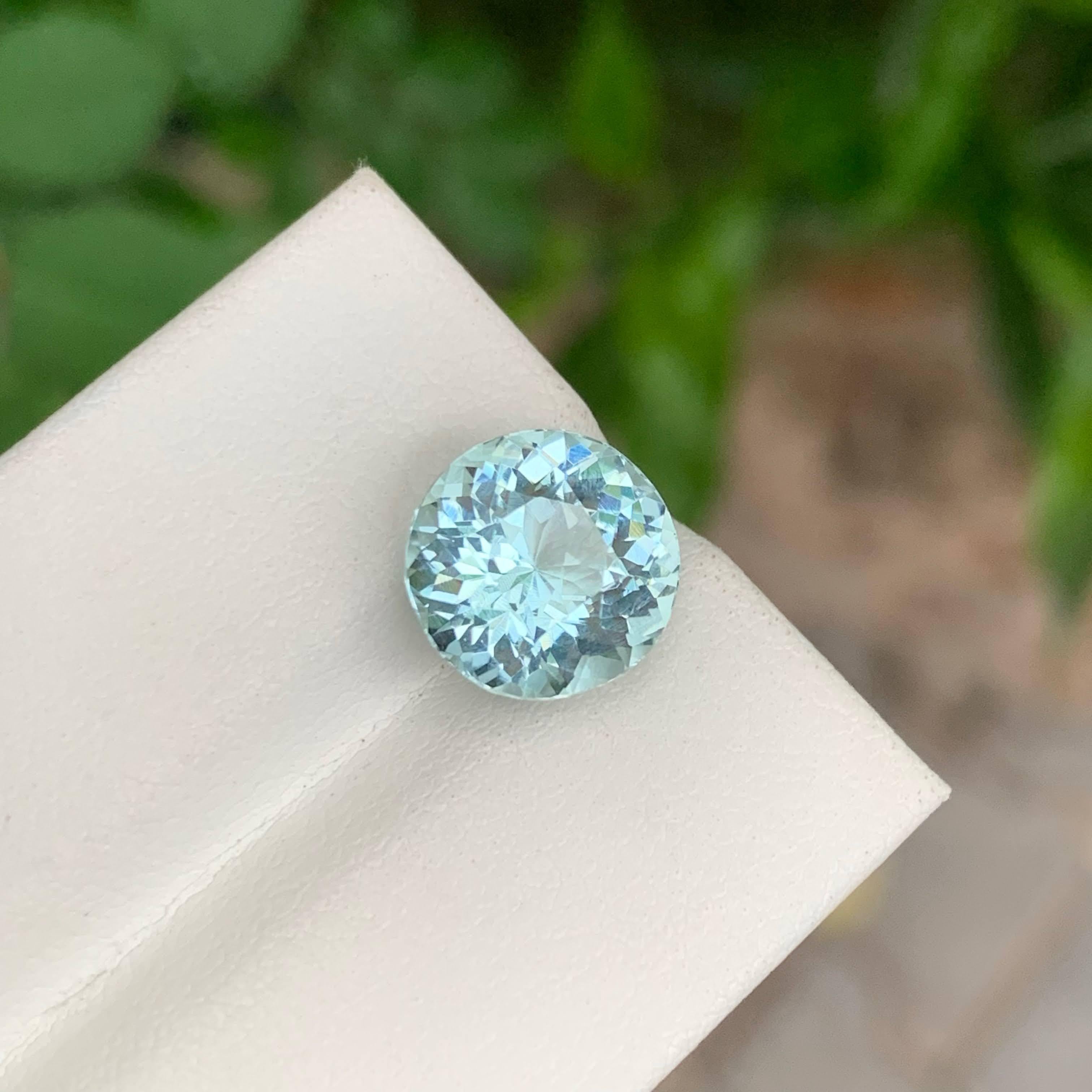 Modern 5.00 Carat Natural Loose Blue Aquamarine Stone Round Cut African Gemstone For Sale