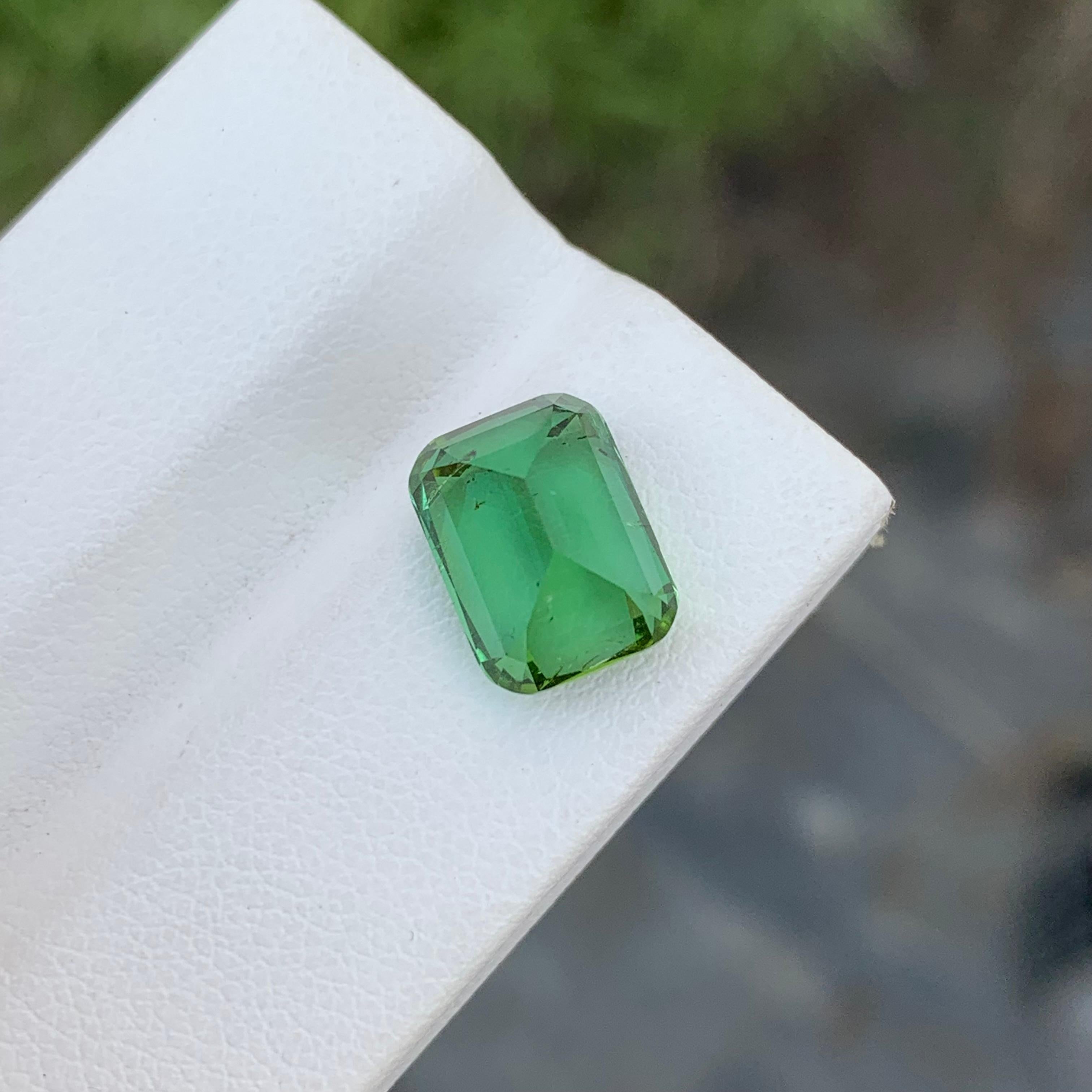 5.00 Carat Natural Loose Green Tourmaline Cushion Shape Gem For Jewellery Making For Sale 3