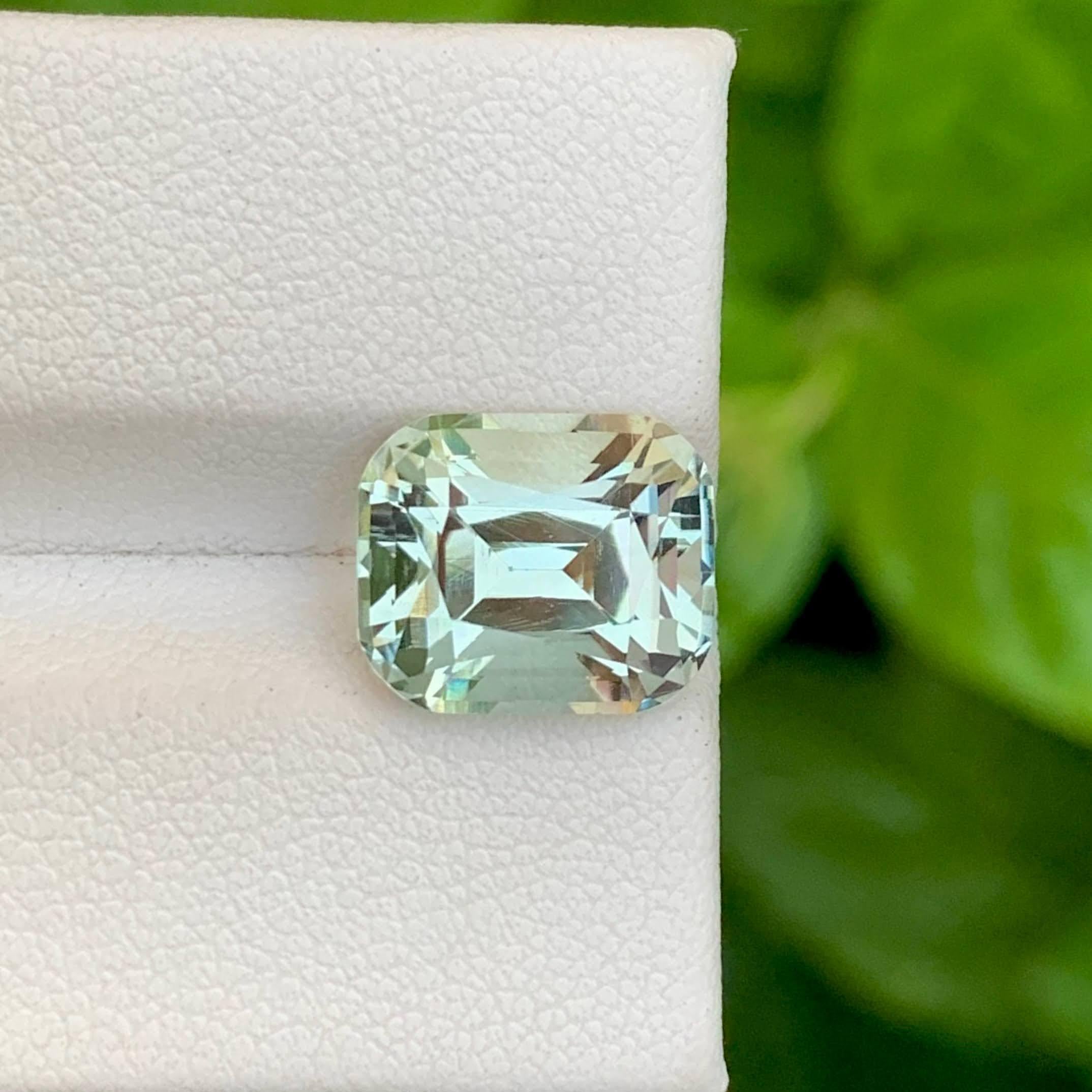 Poids 5.00 carat 
Dimensions 11x9.2x7.9 mm
Traitement Aucun 
Origine Afrique
Clarity Eye Clean 
Forme Coupe Coussin 



Cette améthyste verte naturelle en vrac de 5,00 carats est une pierre précieuse rare et enchanteresse, provenant des riches