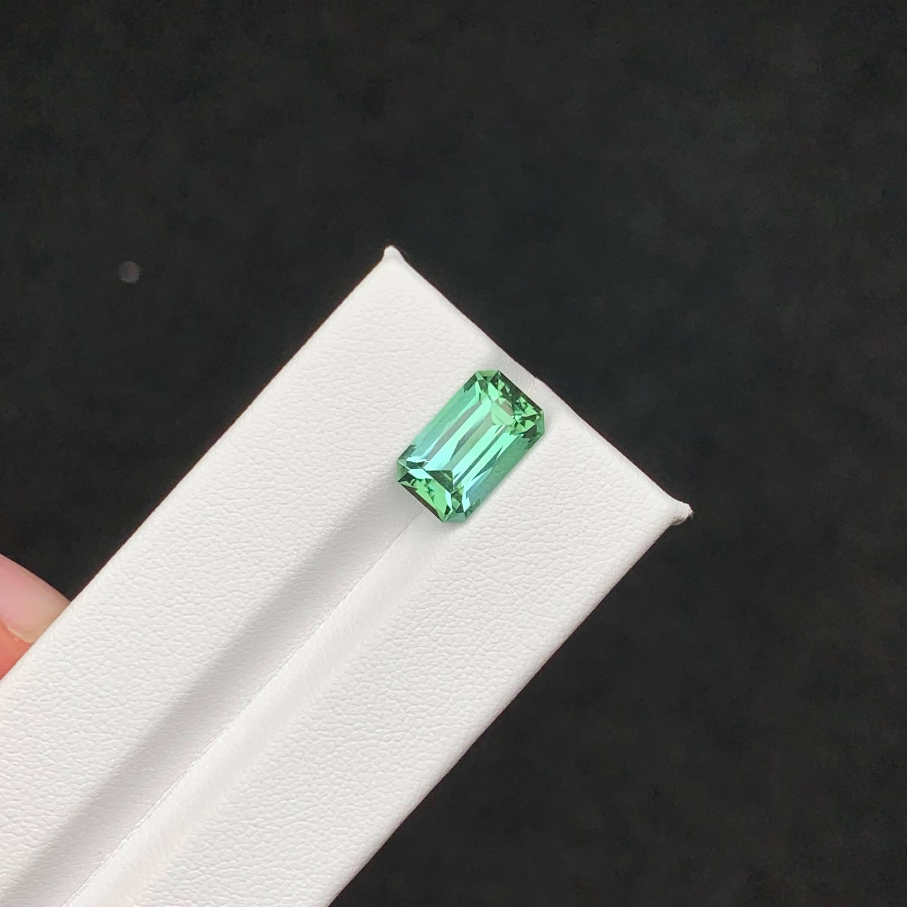 Moderne 5.00 Carat Natural Loose Lagoon Color Tourmaline Cushion Cut Afghan Gemstone (pierre précieuse afghane) en vente