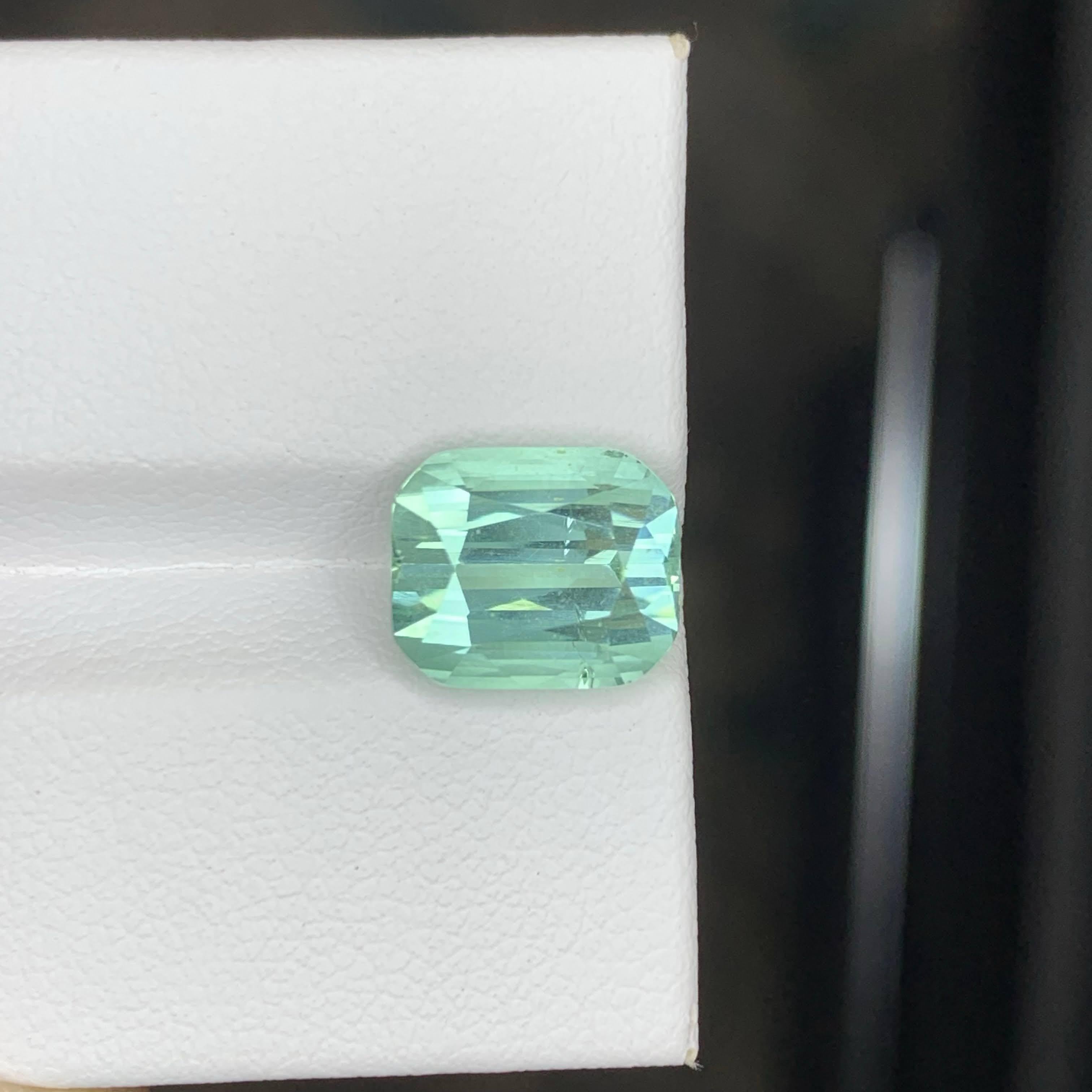 Moderne 5.00 Carat Natural Loose Light Green Tourmaline Cushion Cut Afghan Gemstone (pierre précieuse afghane) en vente