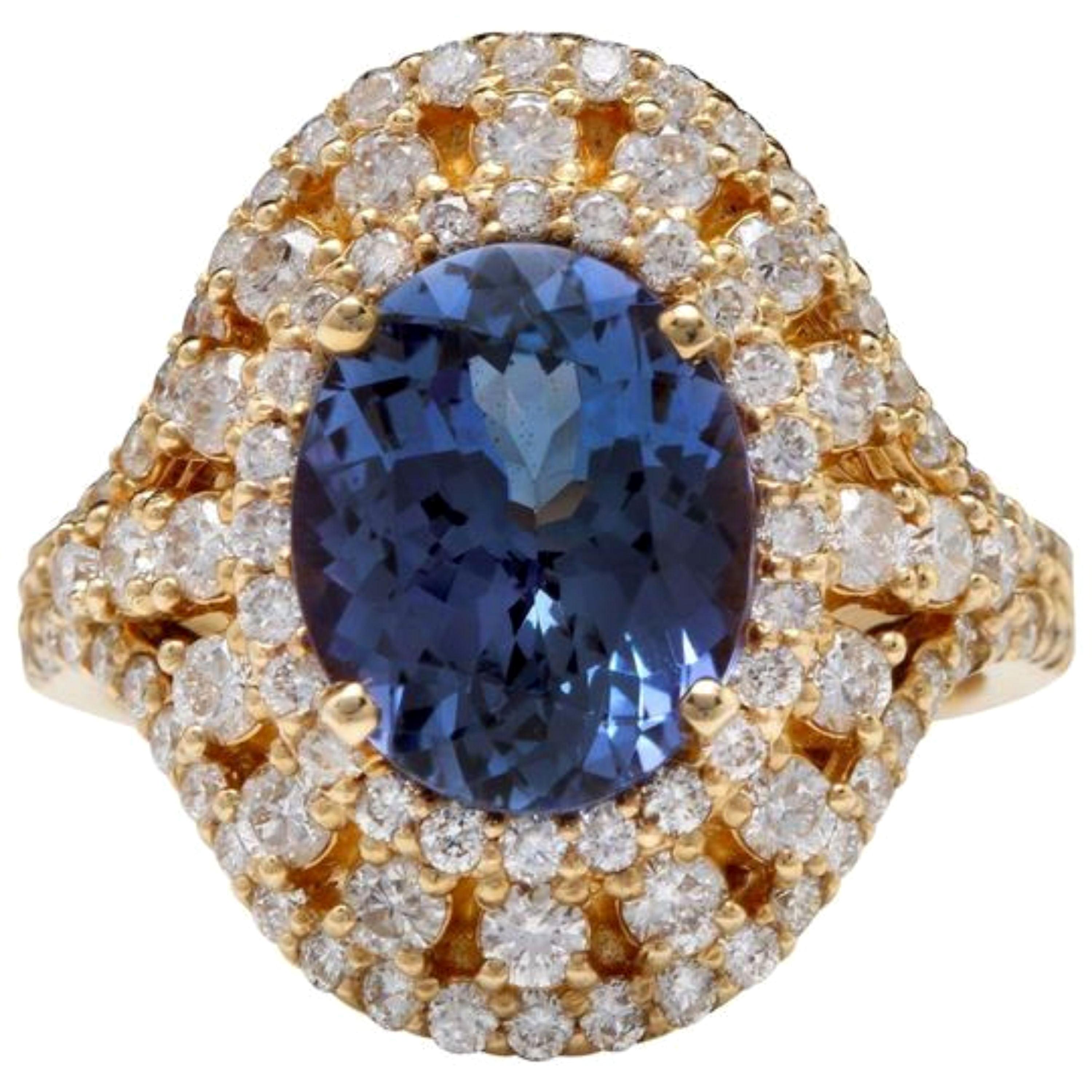 5.00 Carat Natural Splendid Tanzanite and Diamond 14 Karat Solid Gold Ring