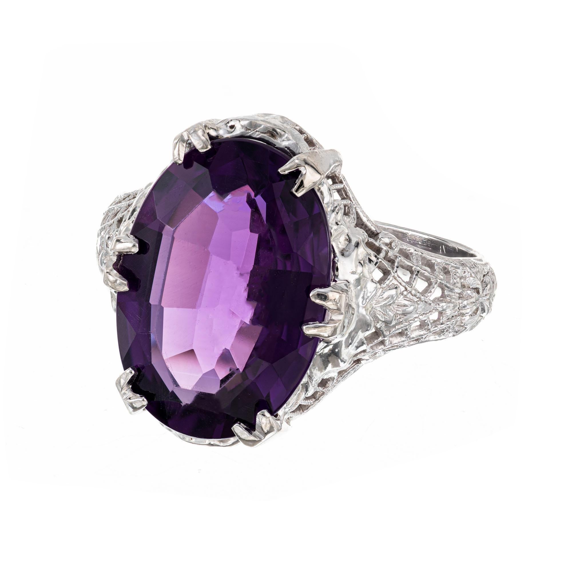 5.00 Carat Oval Bright Purple Amethyst Filigree Gold Ring In Good Condition For Sale In Stamford, CT