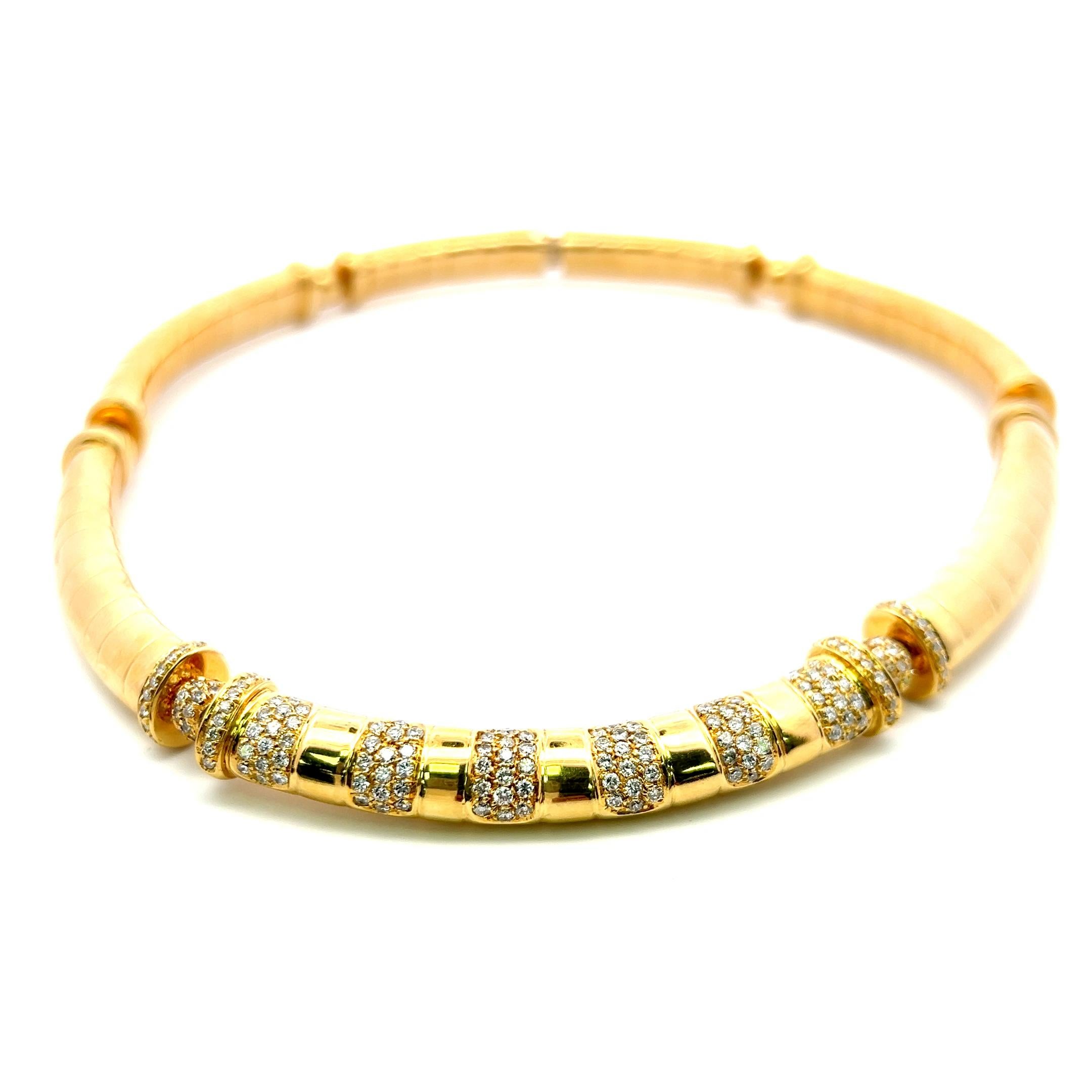 Title:
5.00 Carat Round Brilliant G VS1 Diamond 18 Karat Yellow Gold Choker Necklace


Style:
Choker


Metal:
18 Karat Yellow Gold


Gemstone 1:
5 Carat Diamond


Number of Stones:
214


Color:
G


Clarity:
VS1


Shape:
Round