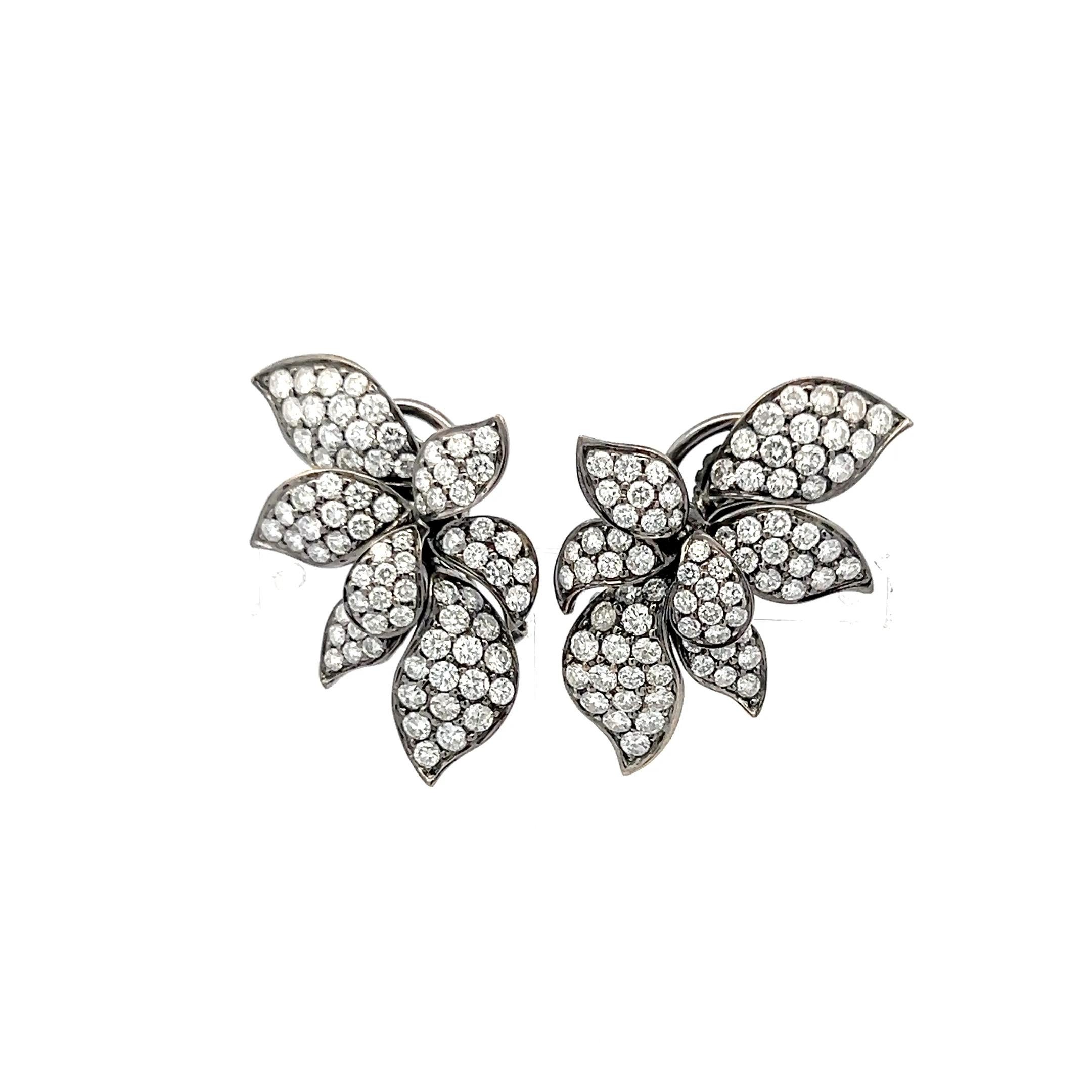 Donna Orecchini a clip in oro bianco 18 carati da 5,00 carati con diamante tondo e brillante H.SI1 in vendita