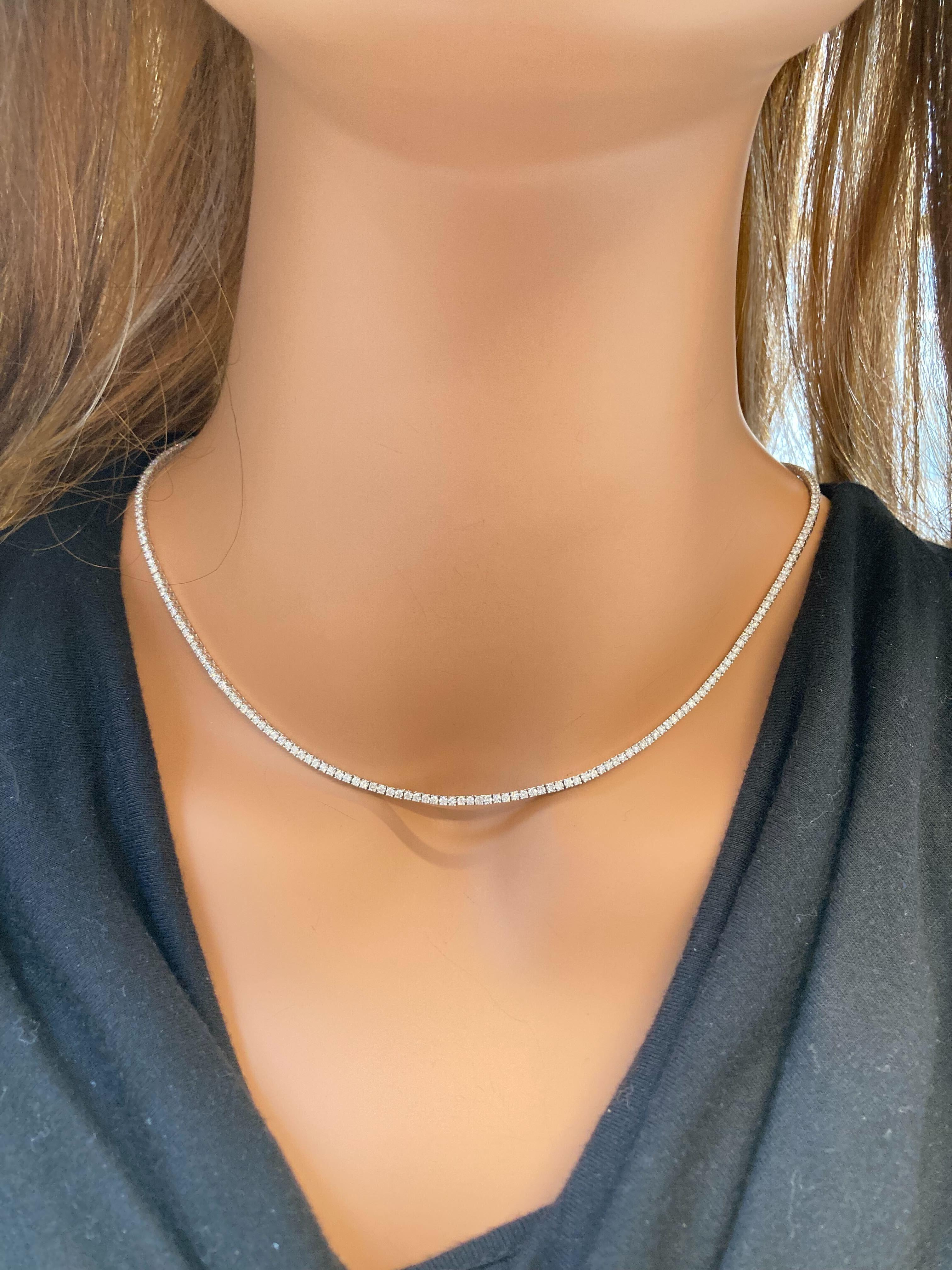 Contemporary 5.00 Carat Round Diamond Tennis Necklaces In 14k White Gold For Sale