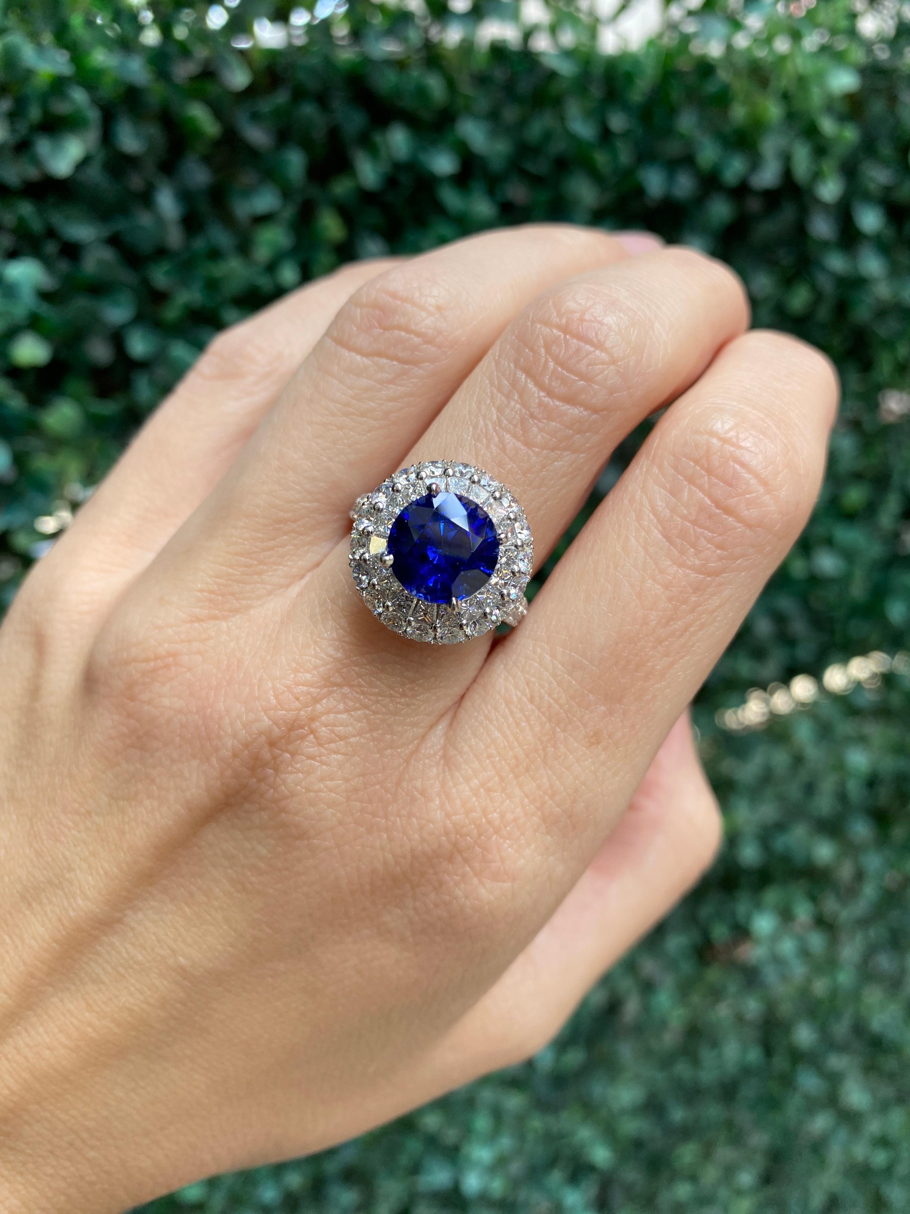 Bague en or 18 carats avec saphir bleu naturel rond de 5,00 carats et diamants de 2,63 carats au total en vente 10