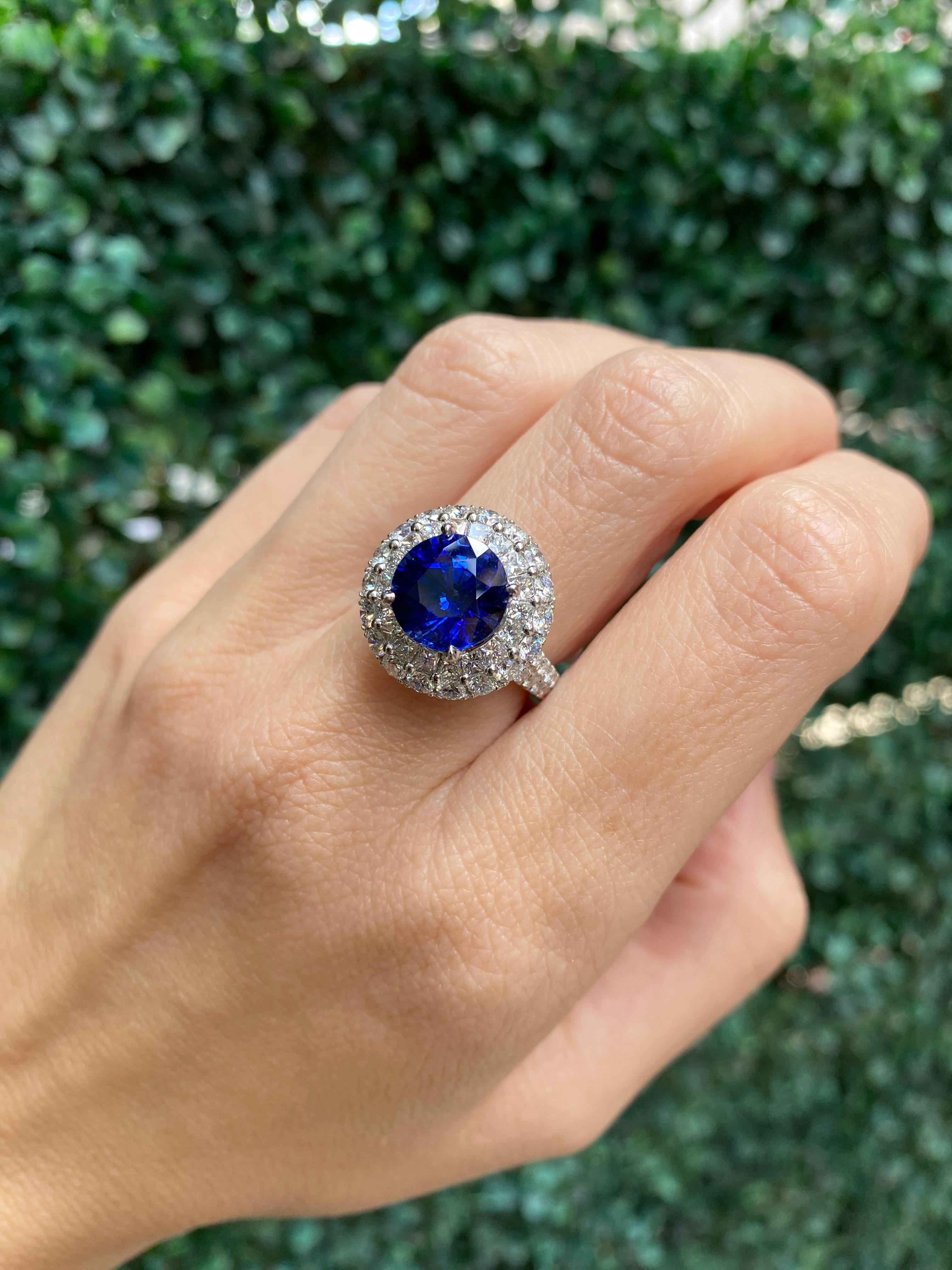 Bague en or 18 carats avec saphir bleu naturel rond de 5,00 carats et diamants de 2,63 carats au total en vente 12