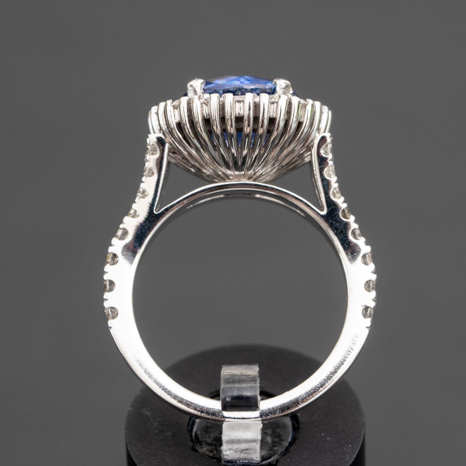 De las mujeres 5,00 quilates zafiro redondo 1,56 quilates diamantes naturales anillo declaración en venta