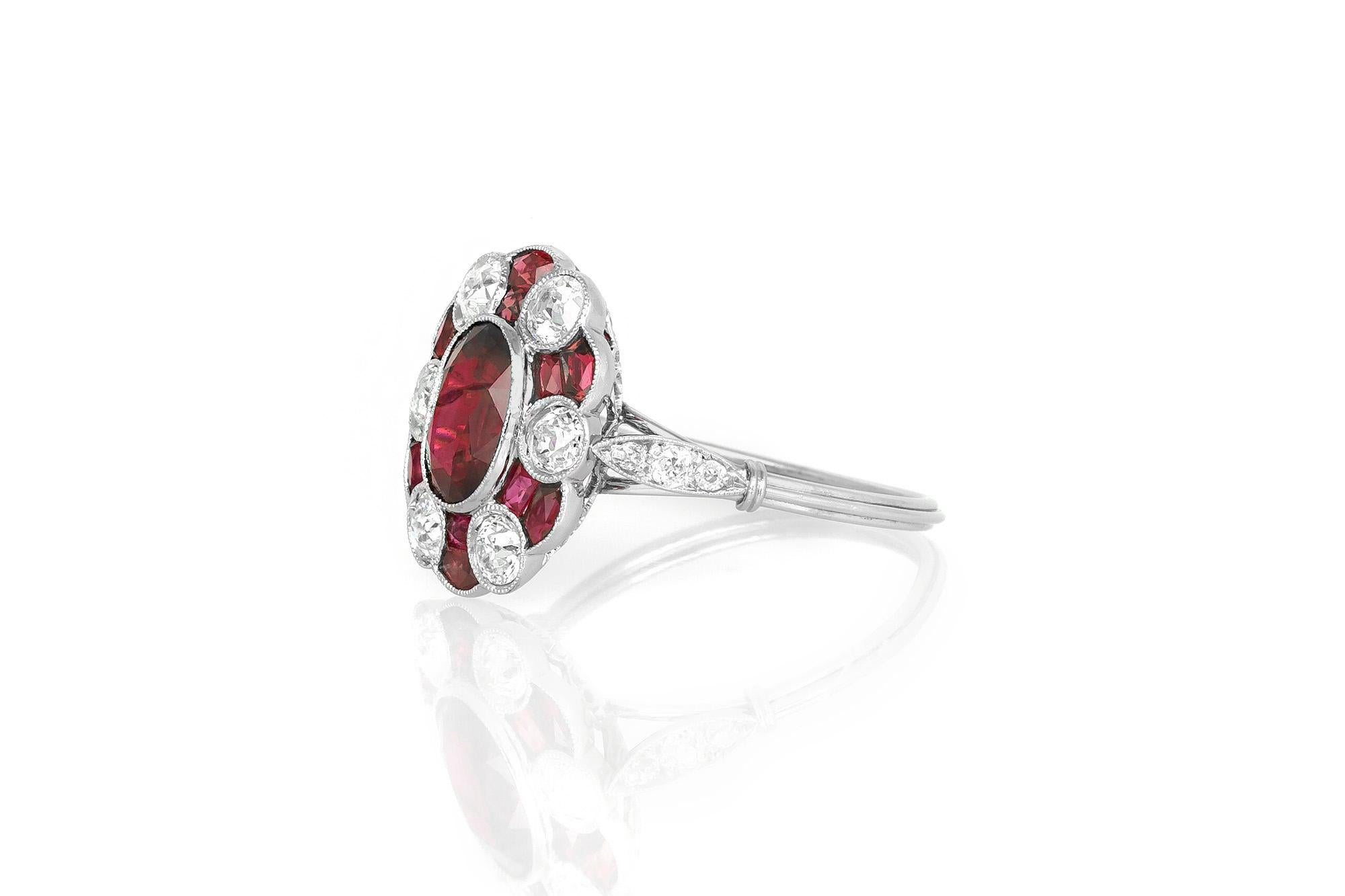 5.00 Carat Ruby and Diamond Cluster Ring In Good Condition For Sale In New York, NY
